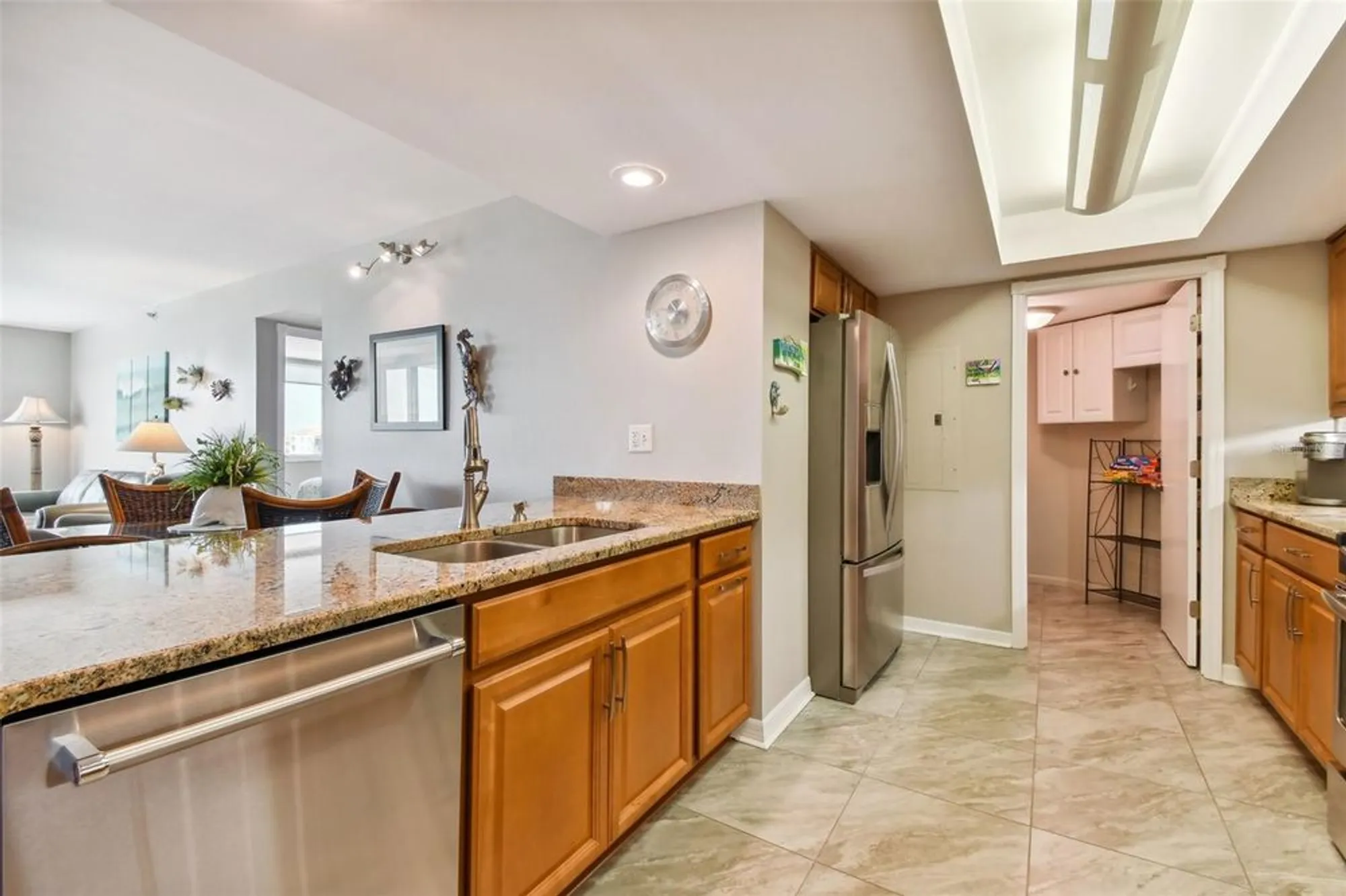 Property Slideshow image 7 of 70 | 6372 palma del mar blvd s apt 605, St Petersburg, FL, 33715