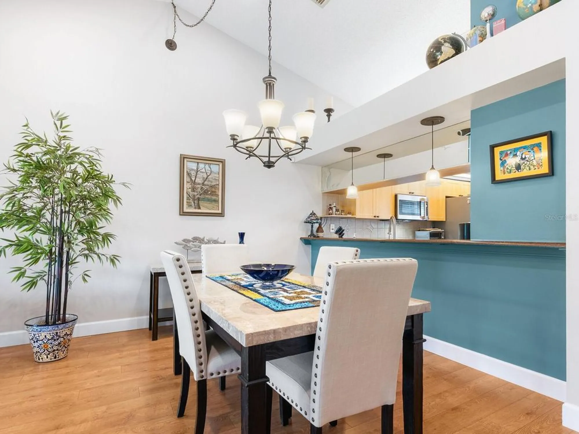 Property Slideshow image 8 of 73 | 6103 clubside dr # 6103, Sarasota, FL, 34243