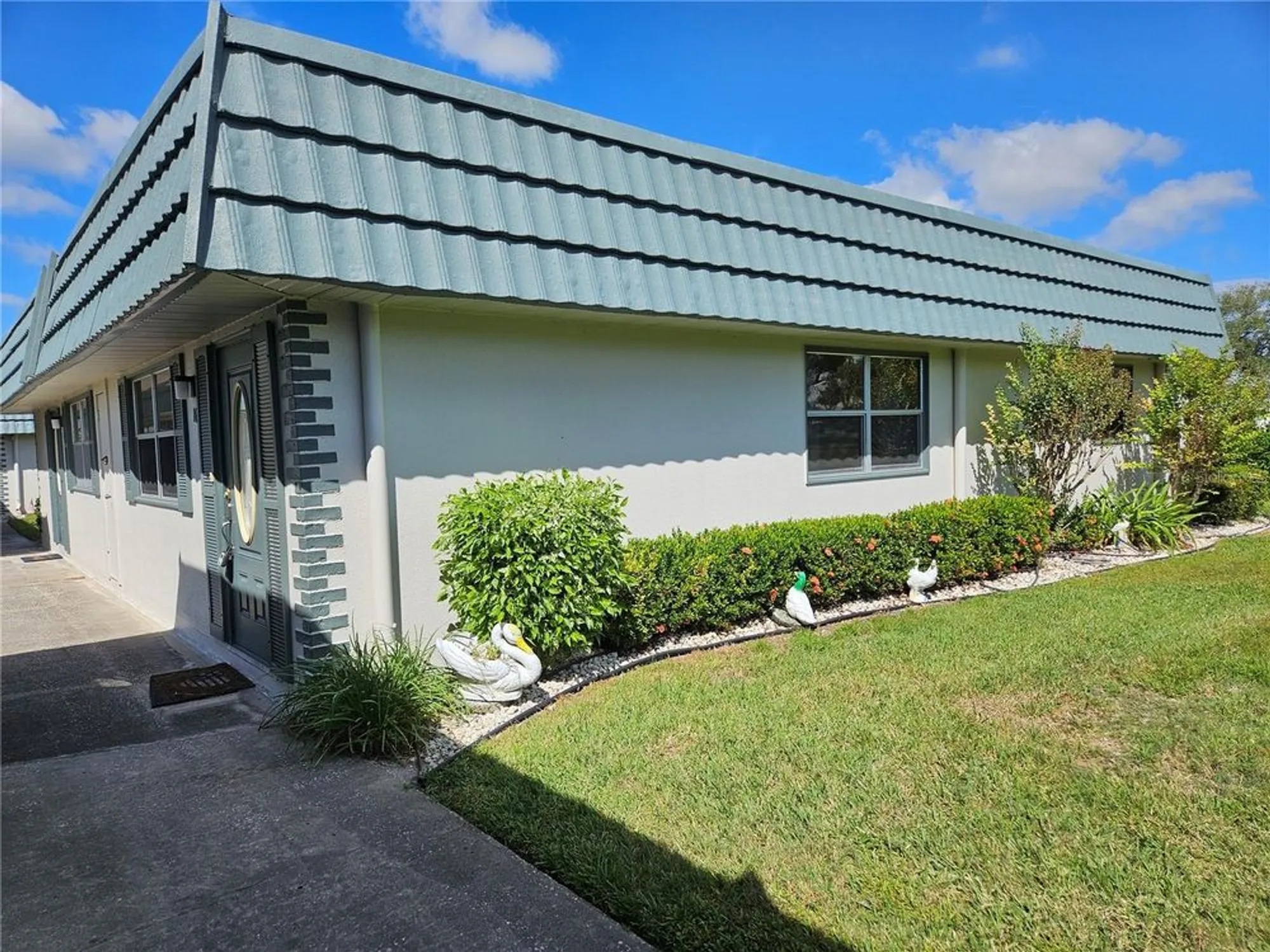 Property Slideshow image 3 of 27 | 1811 bedford ln apt 163, Sun City Center, FL, 33573