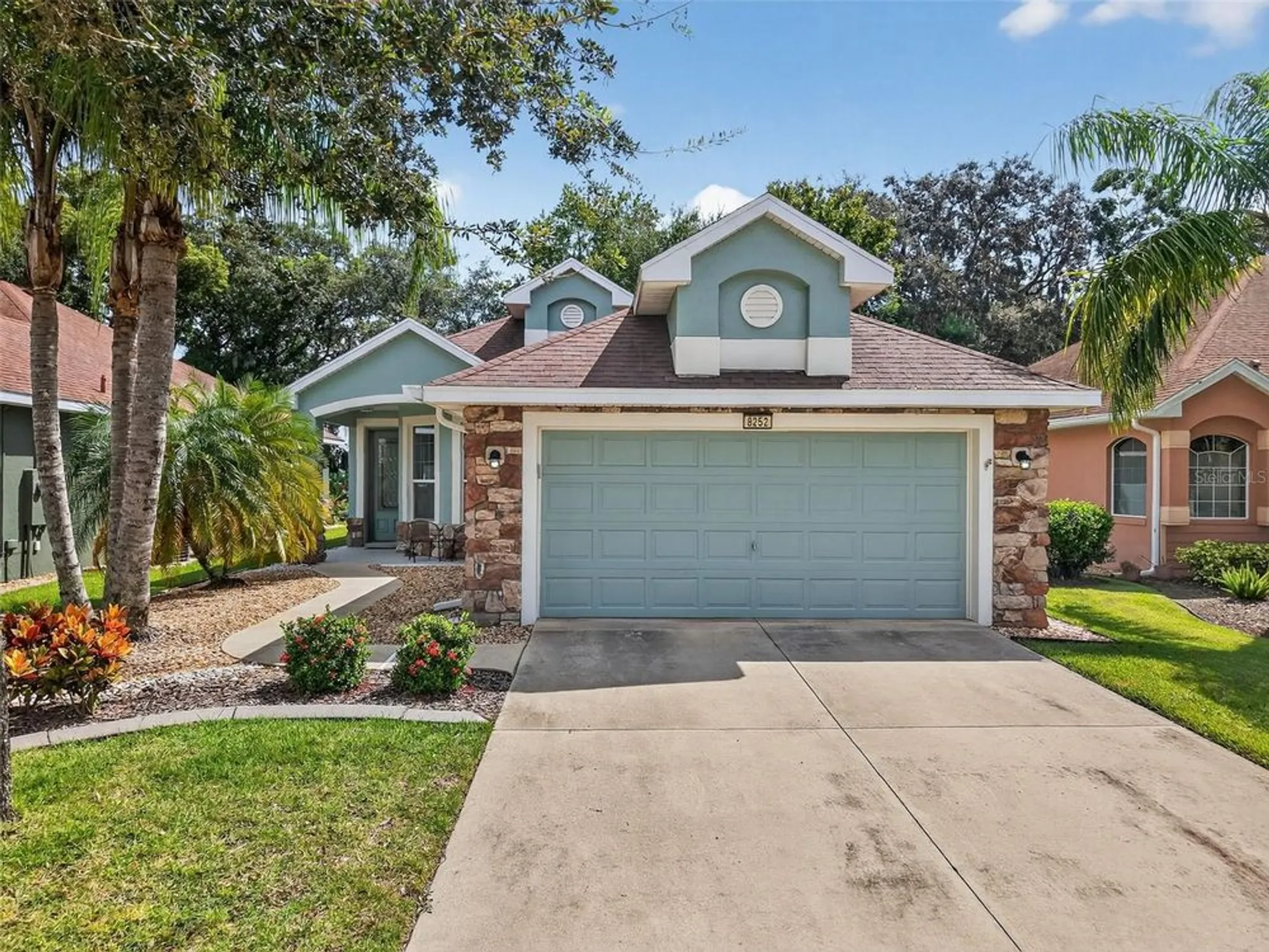 Property Slideshow image 1 of 63 | 8252 bridgeport bay cir, Mount Dora, FL, 32757