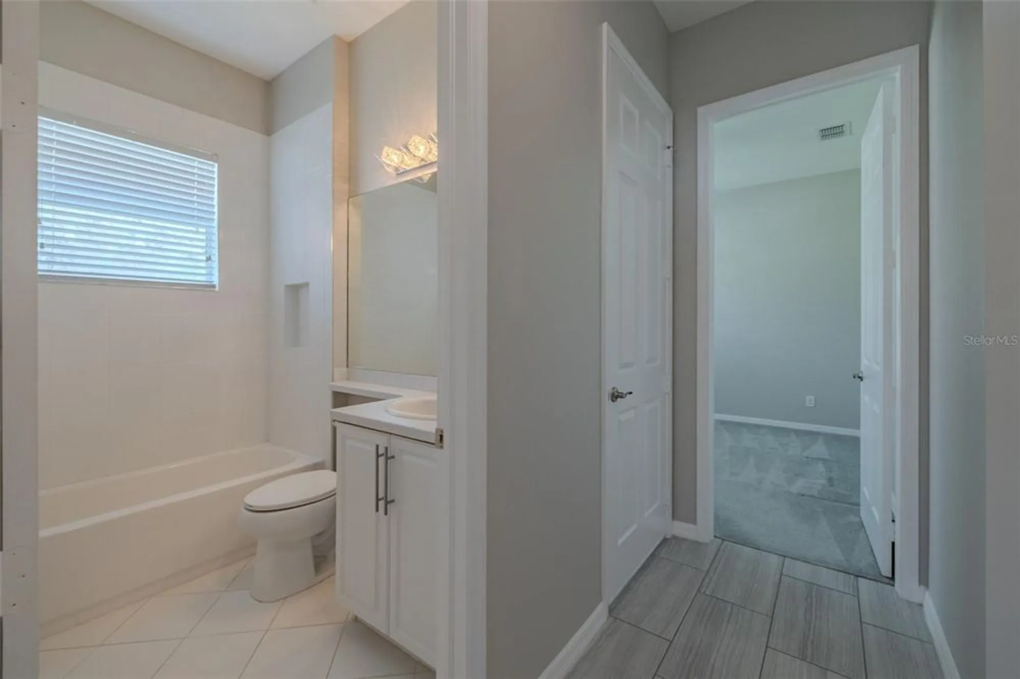 Property Slideshow image 50 of 100 | 16106 cedar key dr, Wimauma, FL, 33598