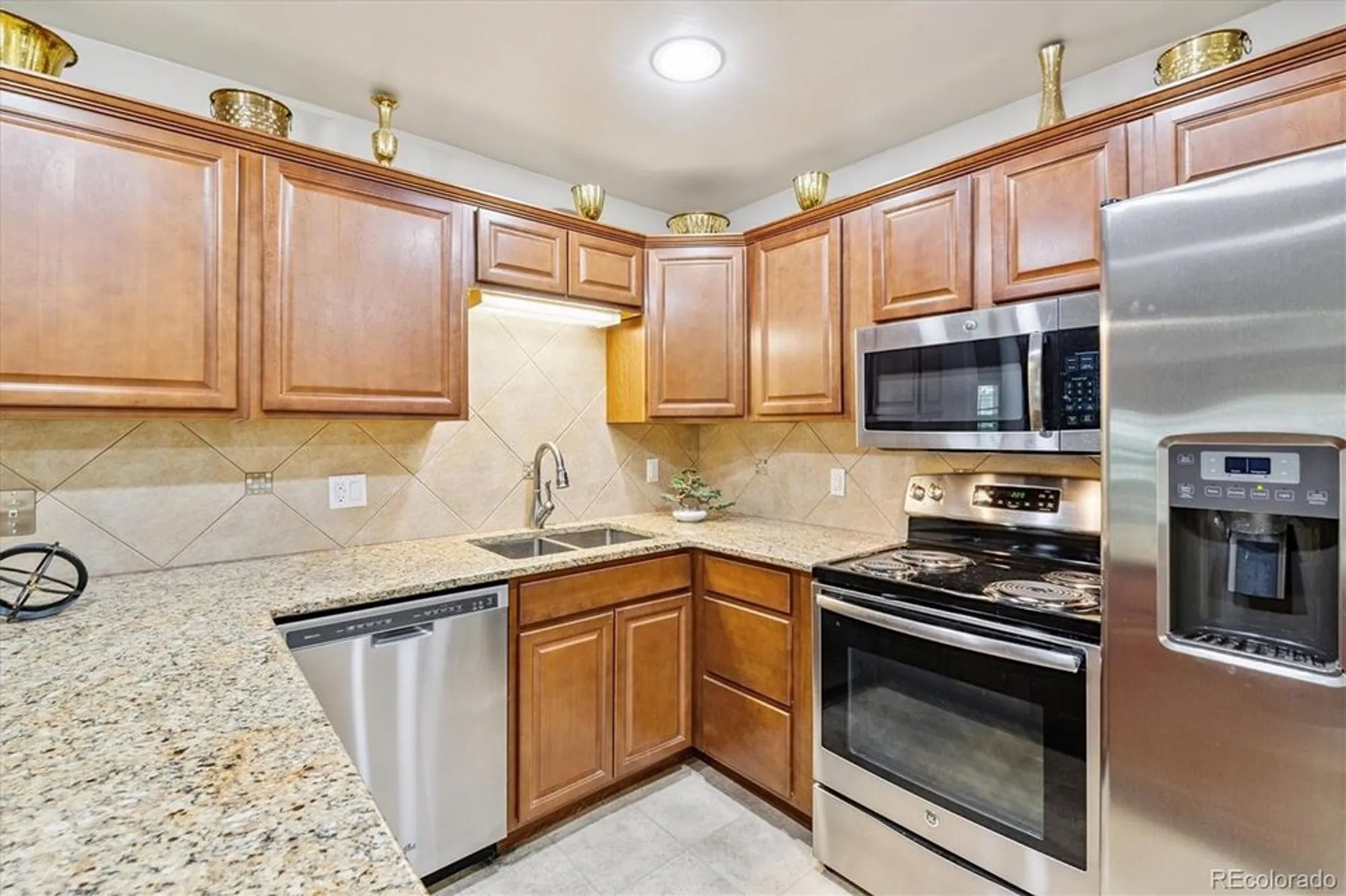 Property Slideshow image 5 of 50 | 605 s alton way apt 8d, Denver, CO, 80247