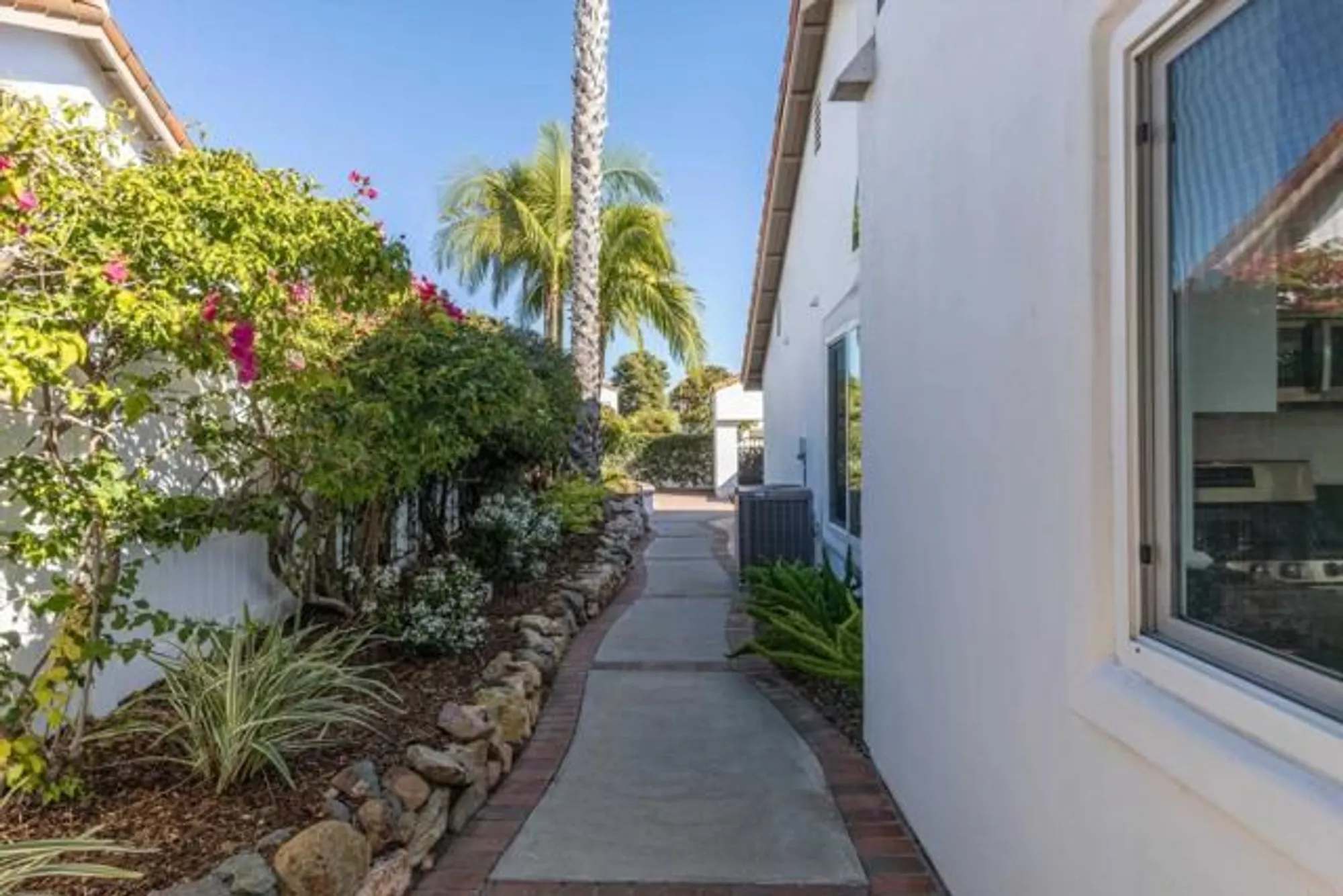 Property Slideshow image 21 of 37 | 4815 galicia way, Oceanside, CA, 92056