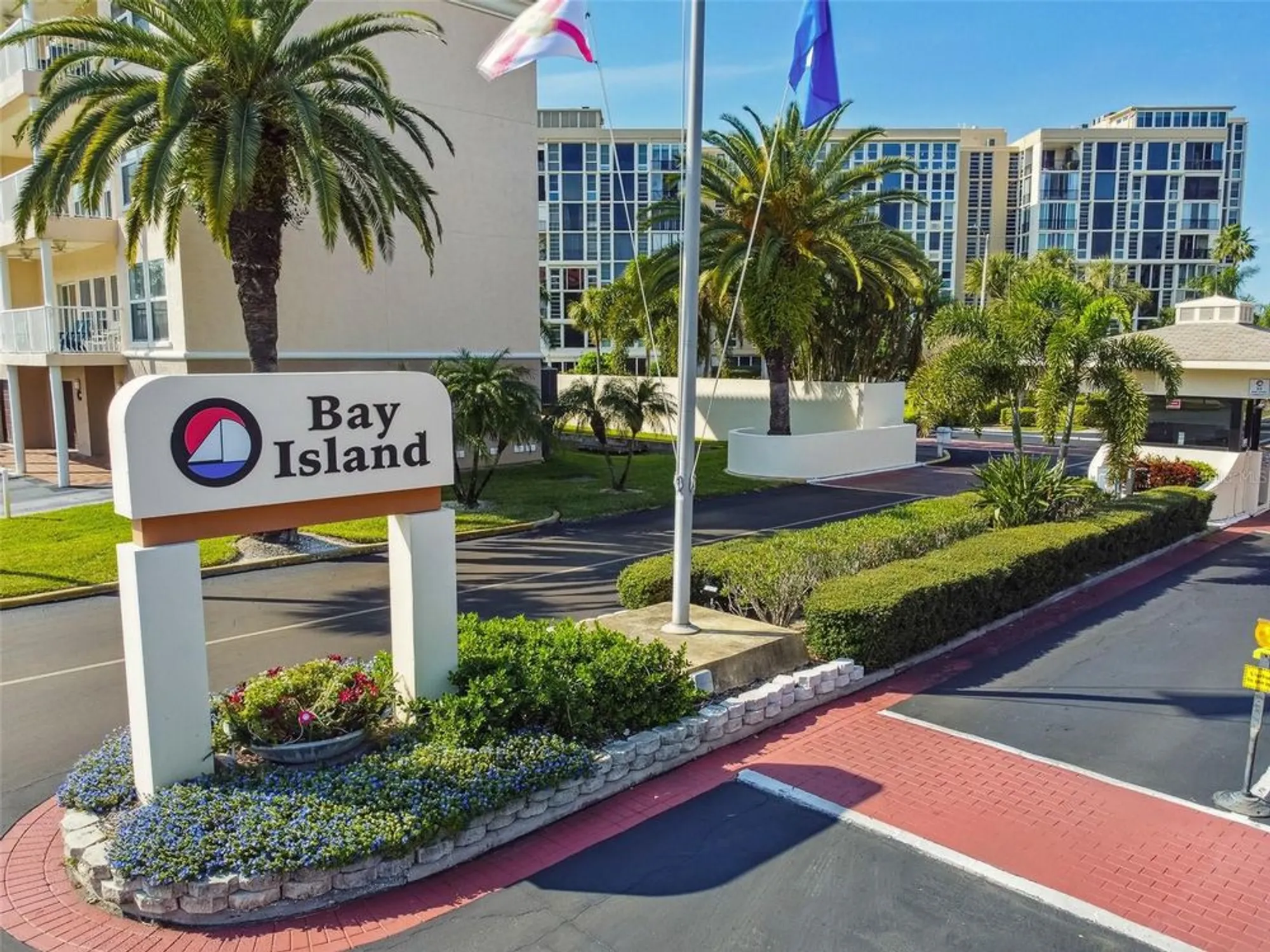 Property Slideshow image 2 of 73 | 7300 sun island dr 1705, South Pasadena, FL, 33707