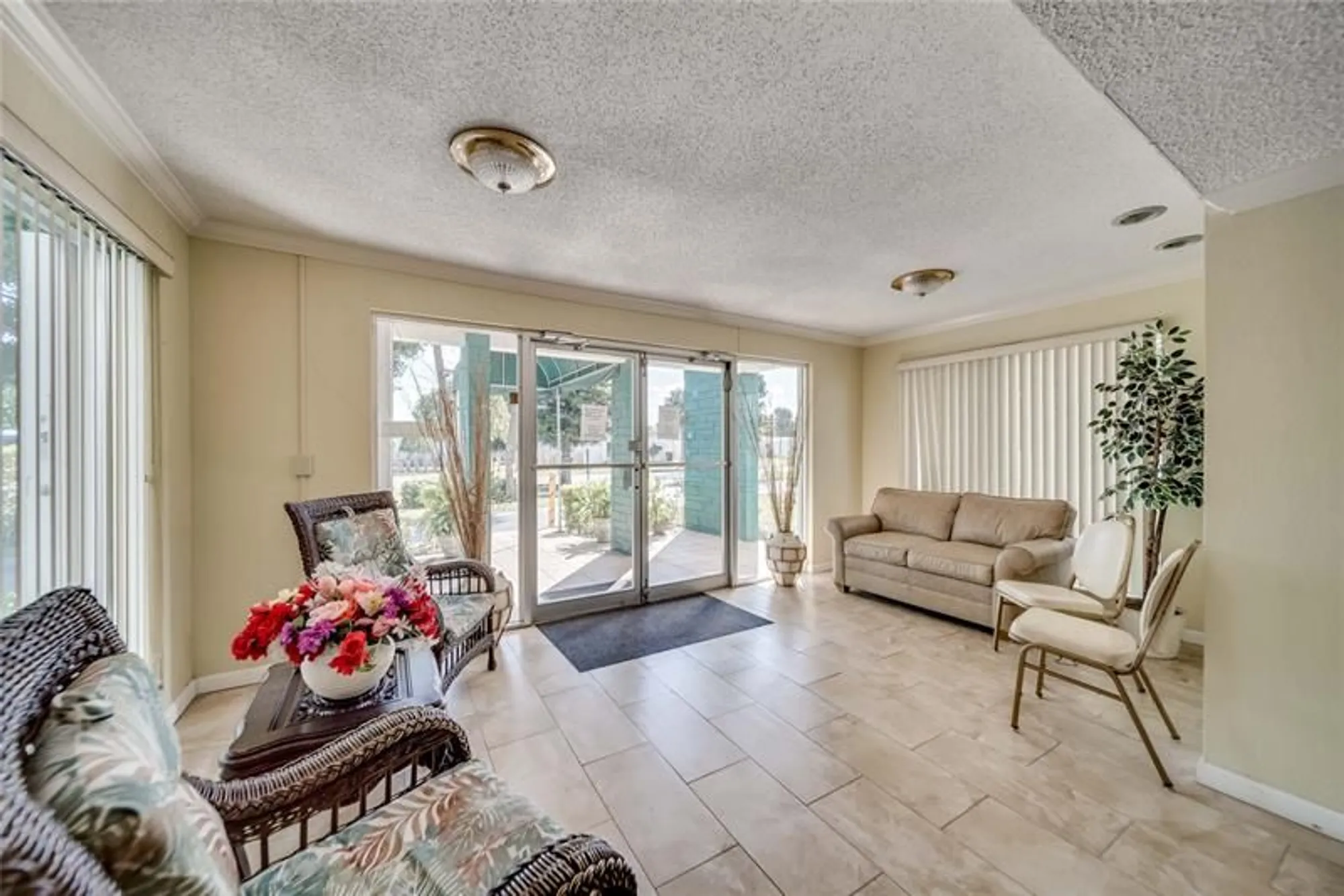 Property Slideshow image 28 of 43 | 2271 nw 47th ter 107, Lauderhill, FL, 33313