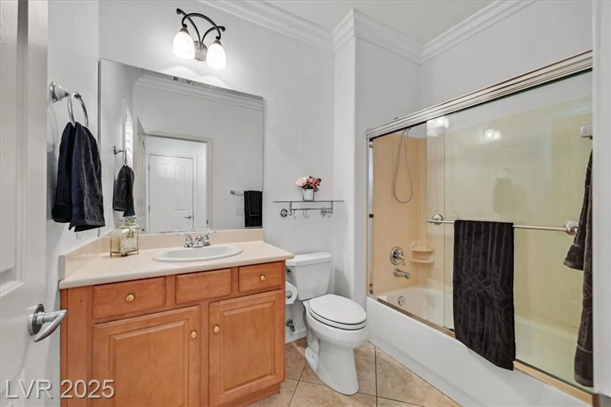Property Slideshow image 18 of 40 | 2164 sawtooth mountain dr, Henderson, NV, 89044
