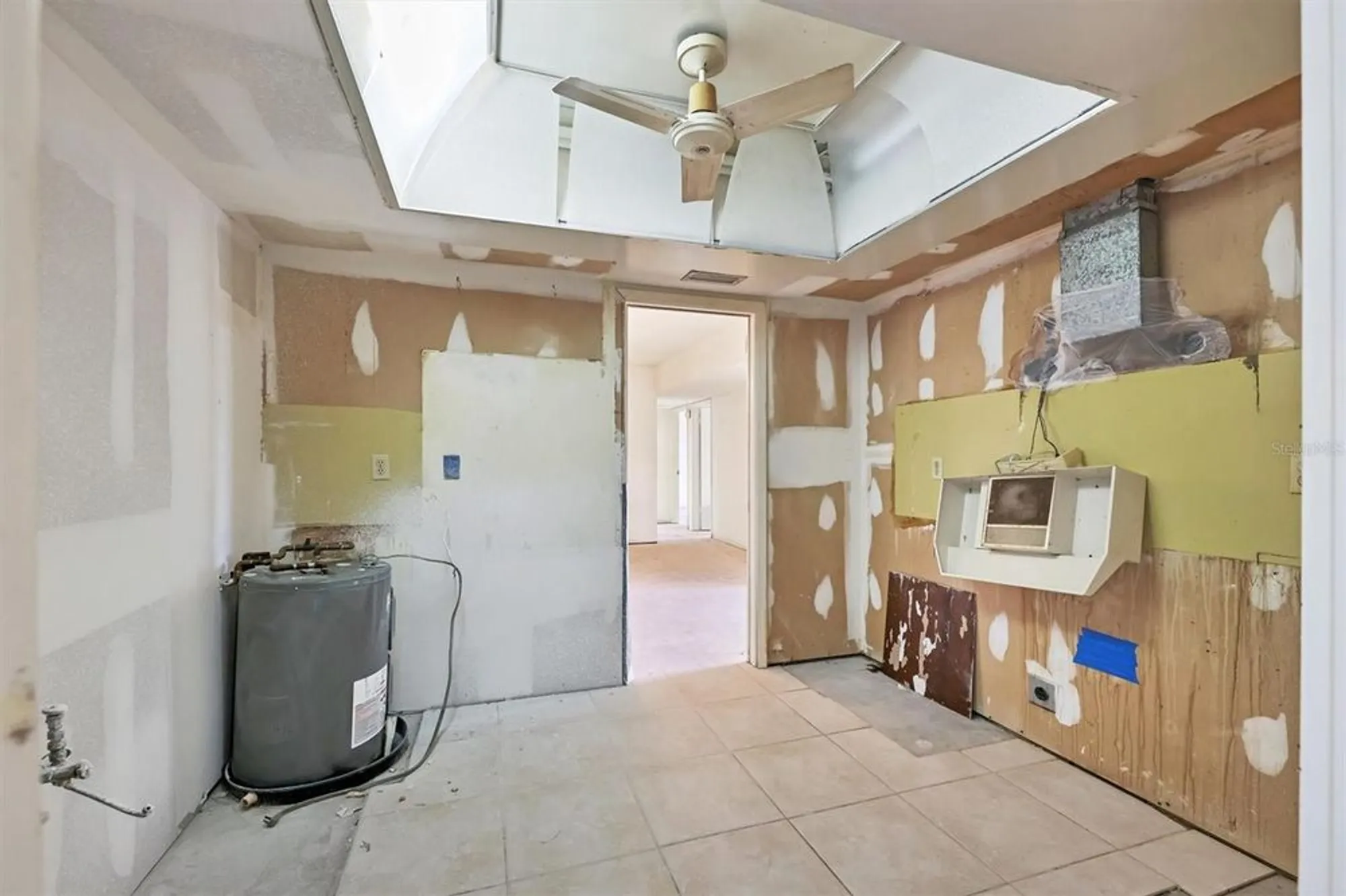 Property Slideshow image 14 of 53 | 101 whispering sands dr apt 205, Sarasota, FL, 34242