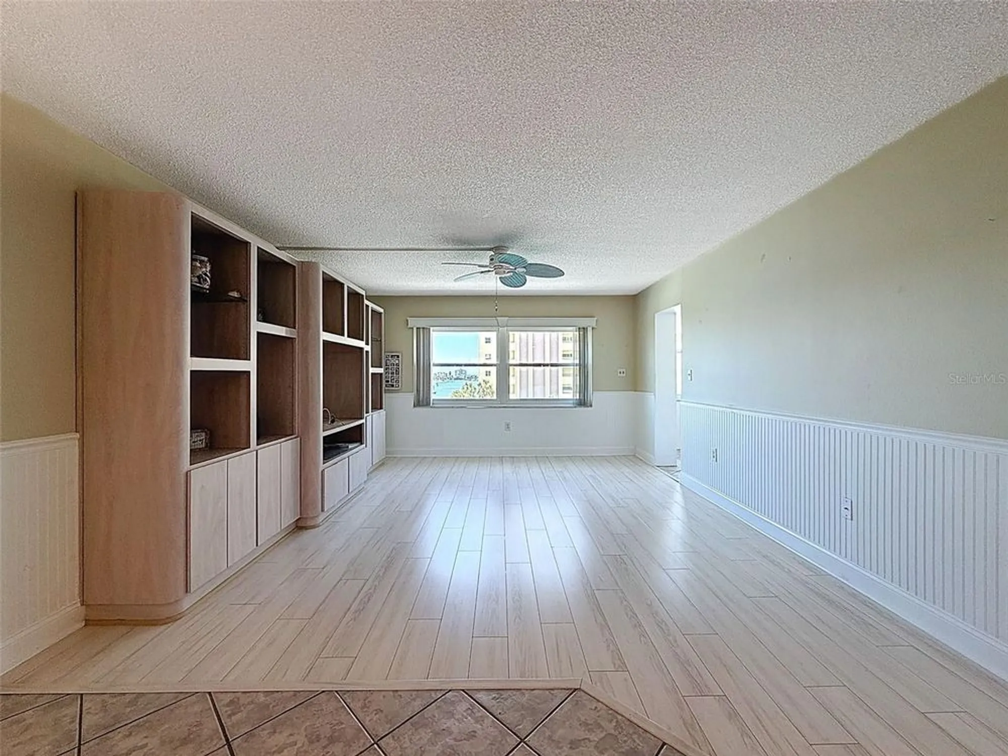 Property Slideshow image 11 of 32 | 4550 cove cir apt 507, St Petersburg, FL, 33708