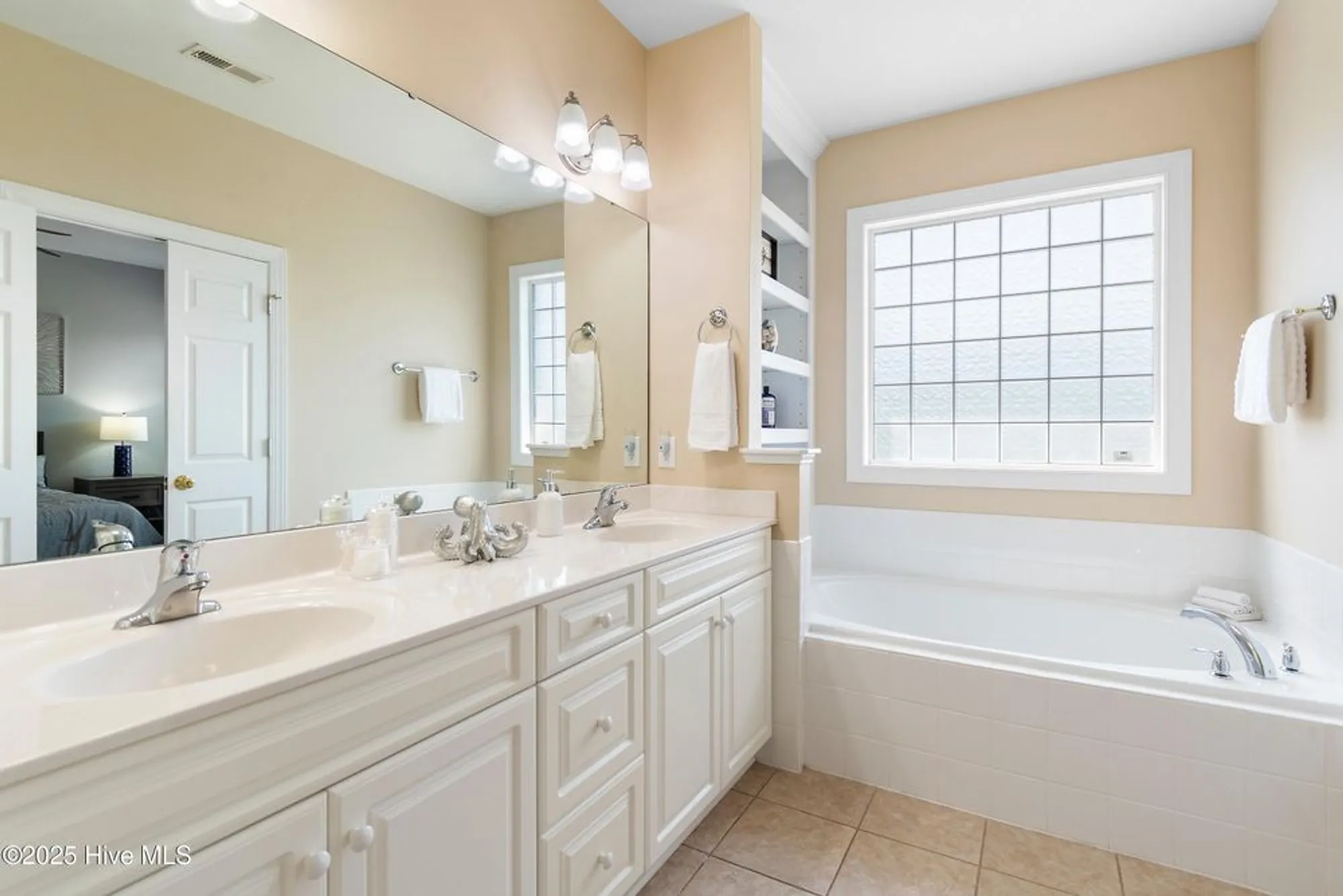 Property Slideshow image 30 of 48 | 3785 club cottage dr, Southport, NC, 28461