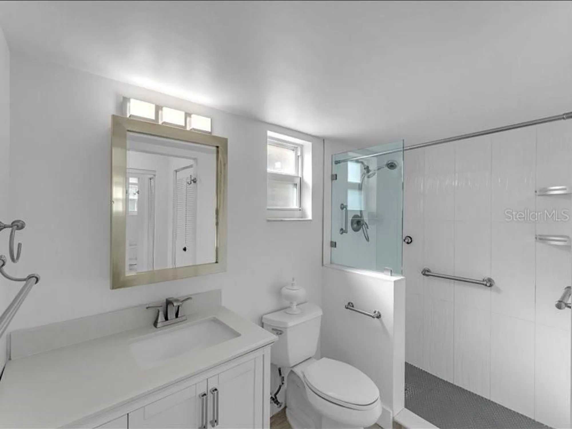 Property Slideshow image 21 of 50 | 2724 garden dr n apt 204, Lake Worth, FL, 33461