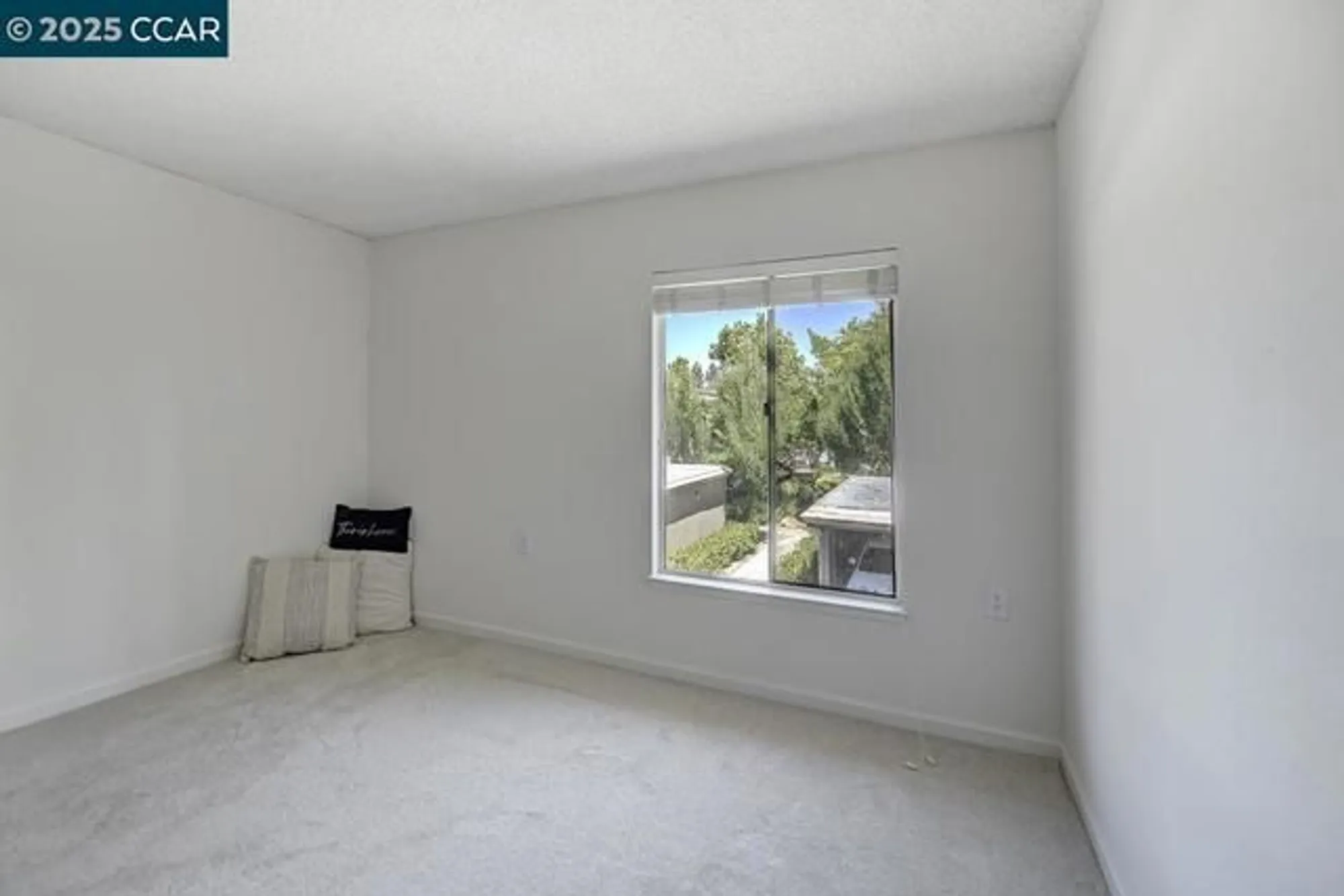 Property Slideshow image 15 of 34 | 1333 singingwood ct apt 1, Walnut Creek, CA, 94595