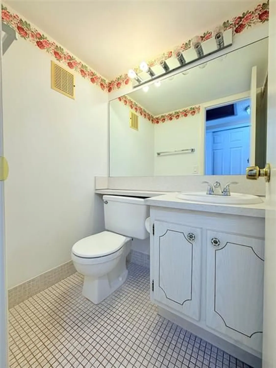 Property Slideshow image 13 of 34 | 204 oakridge m # 204, Deerfield Beach, FL, 33442