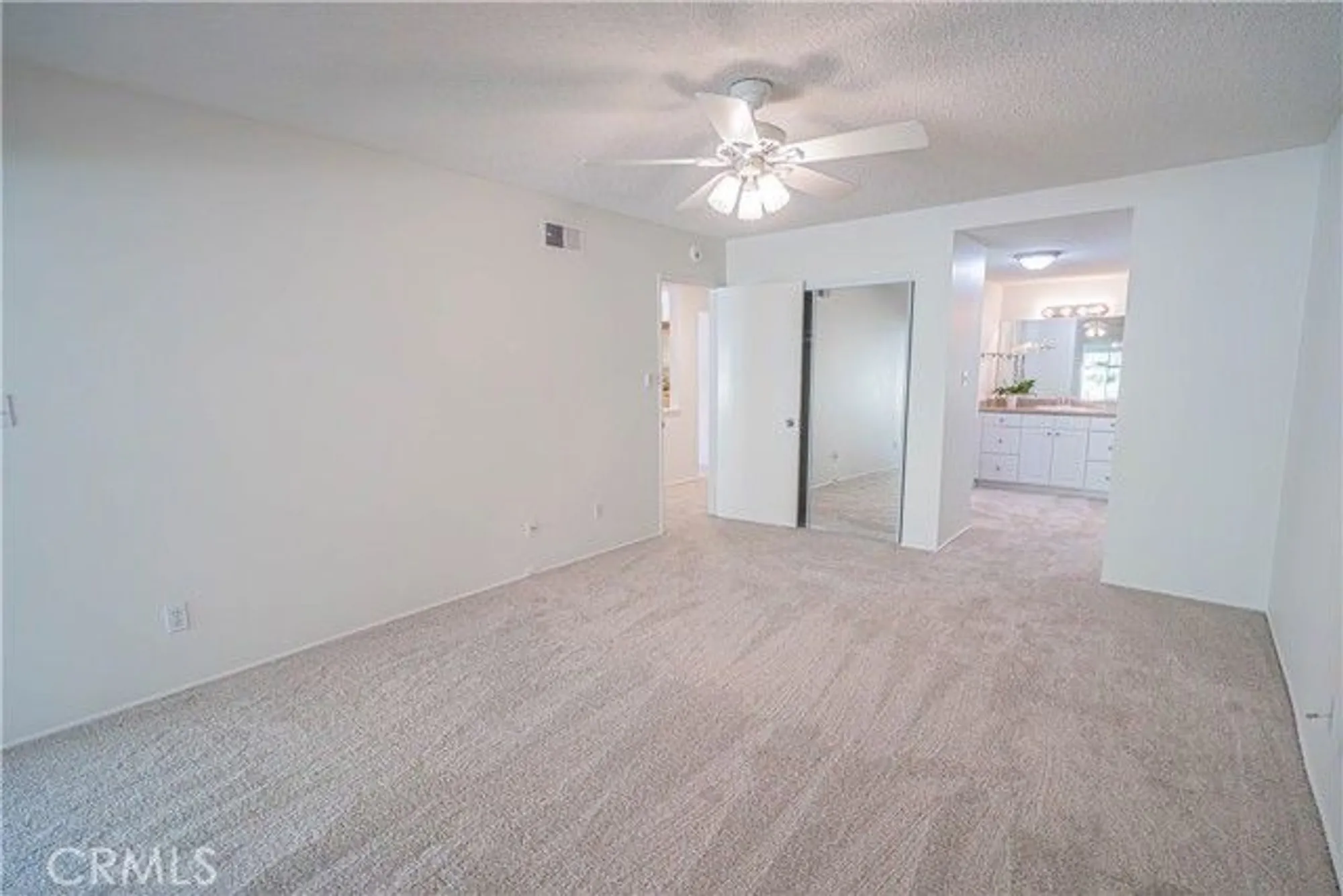 Property Slideshow image 15 of 51 | 19433 oak crossing rd, Newhall, CA, 91321