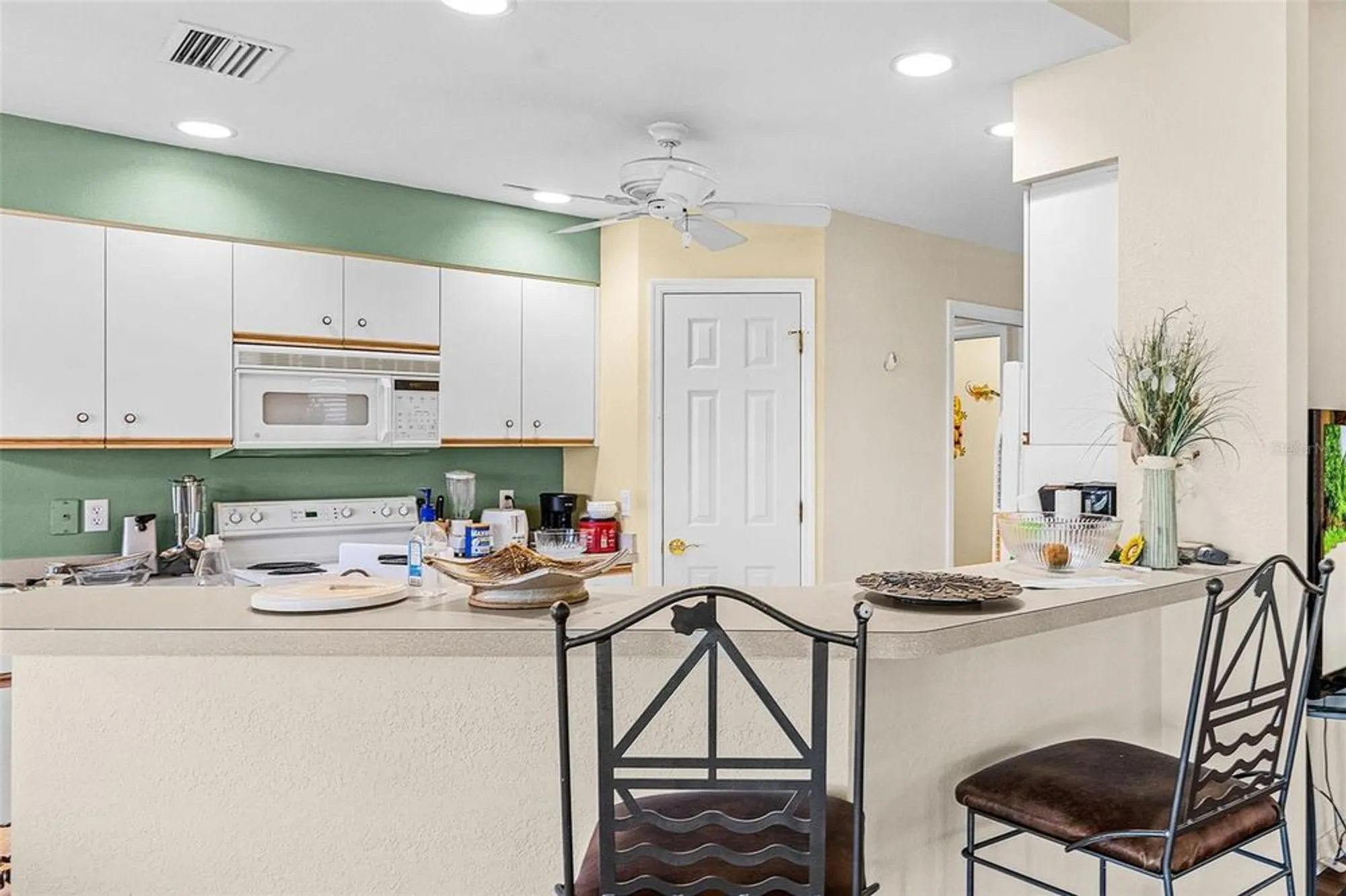 Property Slideshow image 14 of 26 | 14008 willow glen ct 210, Port Charlotte, FL, 33953