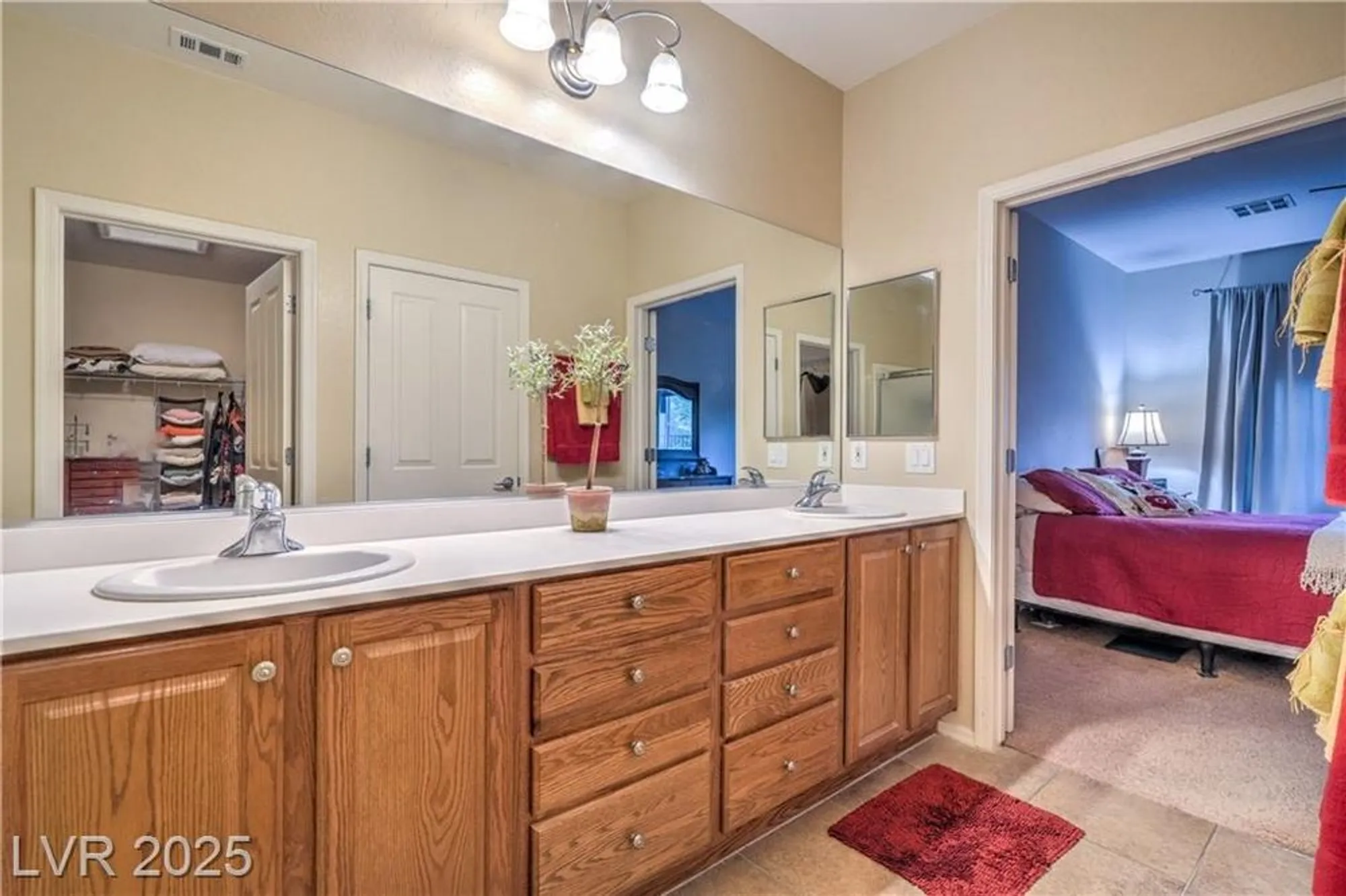Property Slideshow image 21 of 62 | 2467 moonlight valley ave, Henderson, NV, 89044