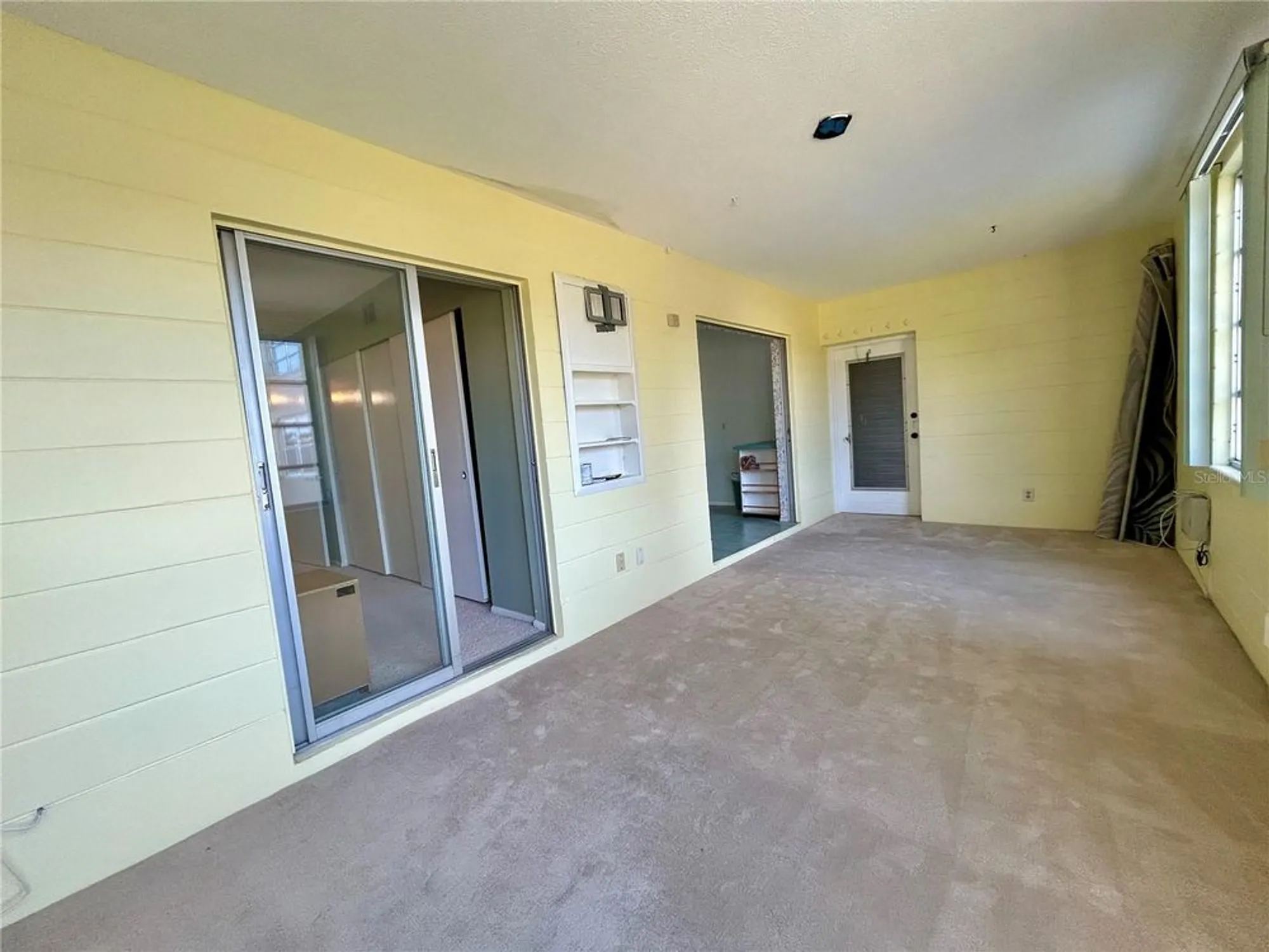 Property Slideshow image 12 of 47 | 2072 australia way 32, Clearwater, FL, 33763