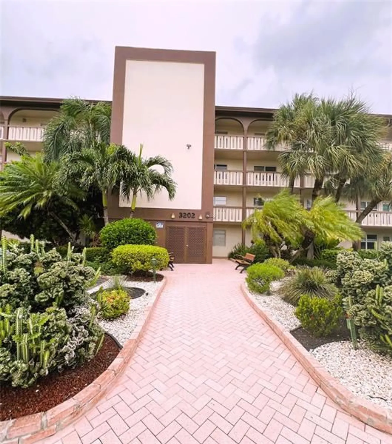 Property Slideshow image 31 of 40 | 3202 portofino pt l2, Coconut Creek, FL, 33066
