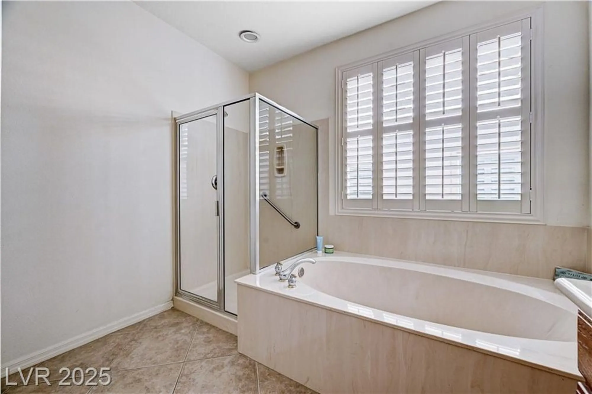 Property Slideshow image 25 of 96 | 10372 abisso dr, Las Vegas, NV, 89135