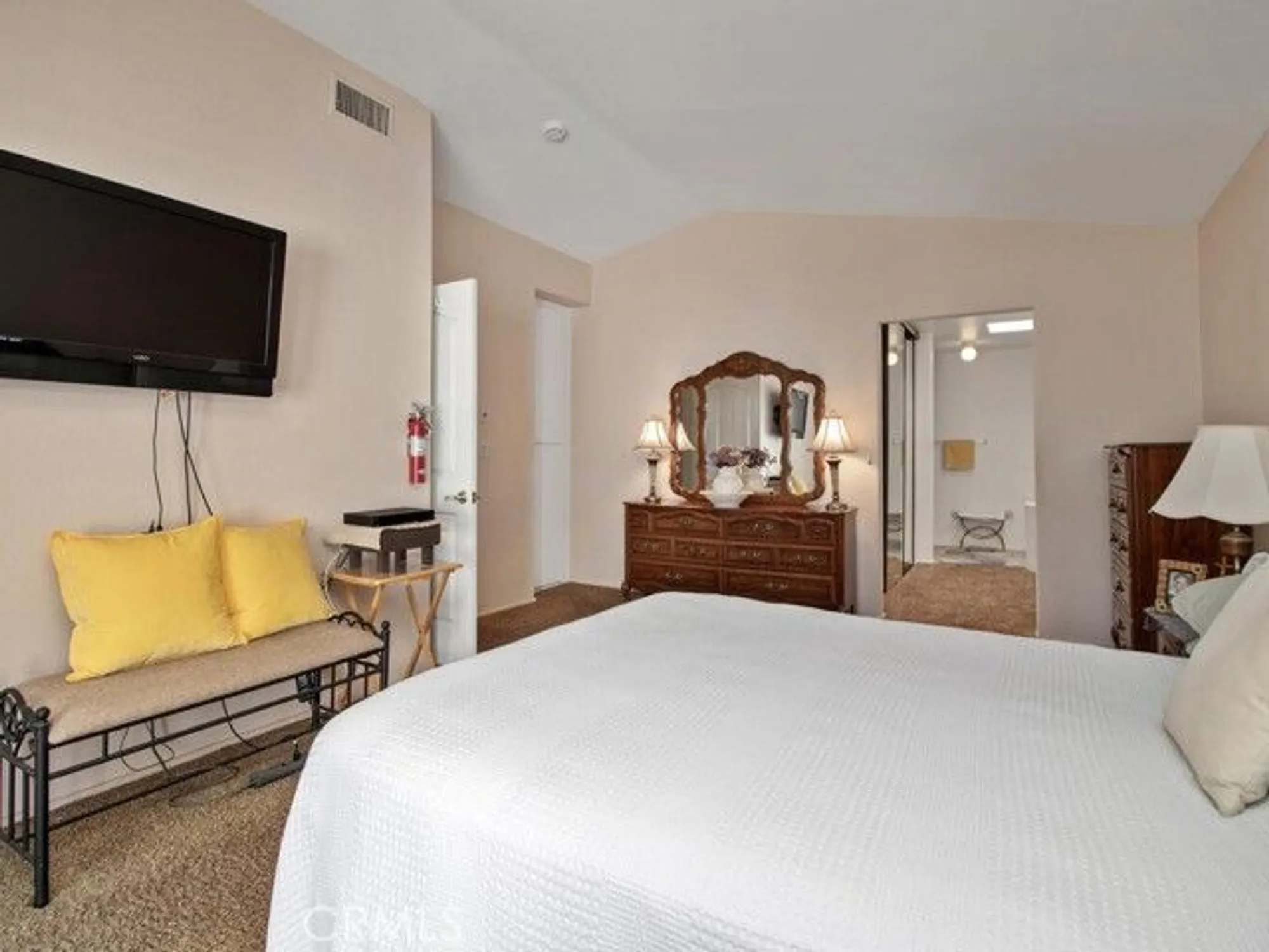 Property Slideshow image 24 of 39 | 40380 via francisco, Murrieta, CA, 92562