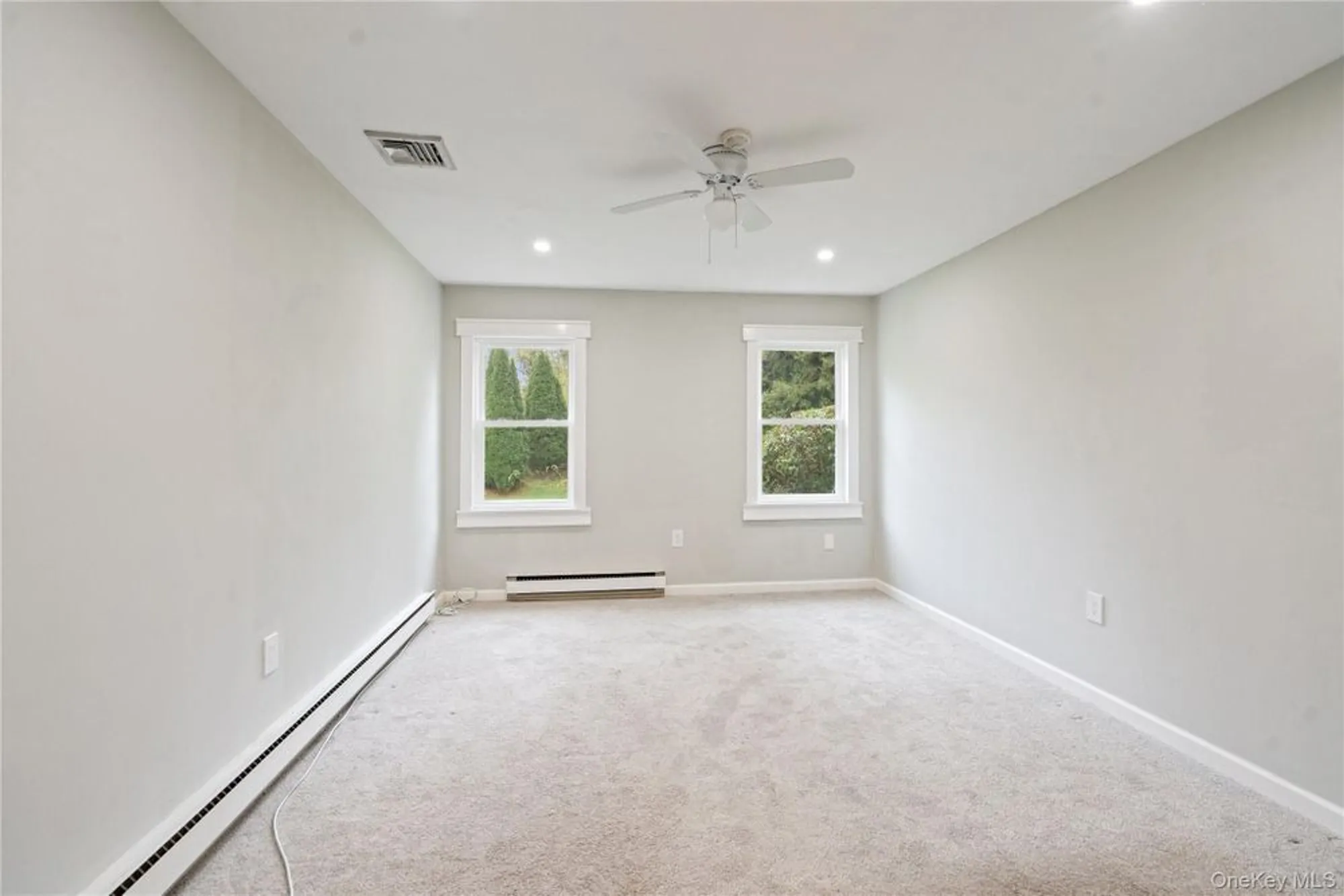 Property Slideshow image 10 of 29 | 53 freedom ln, Coram, NY, 11727