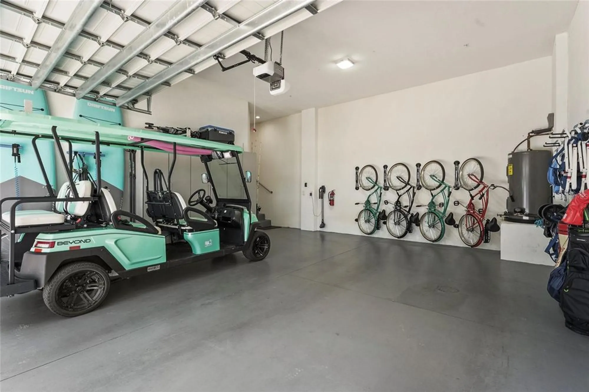 Property Slideshow image 48 of 76 | 303 compass point dr 101, Bradenton, FL, 34209