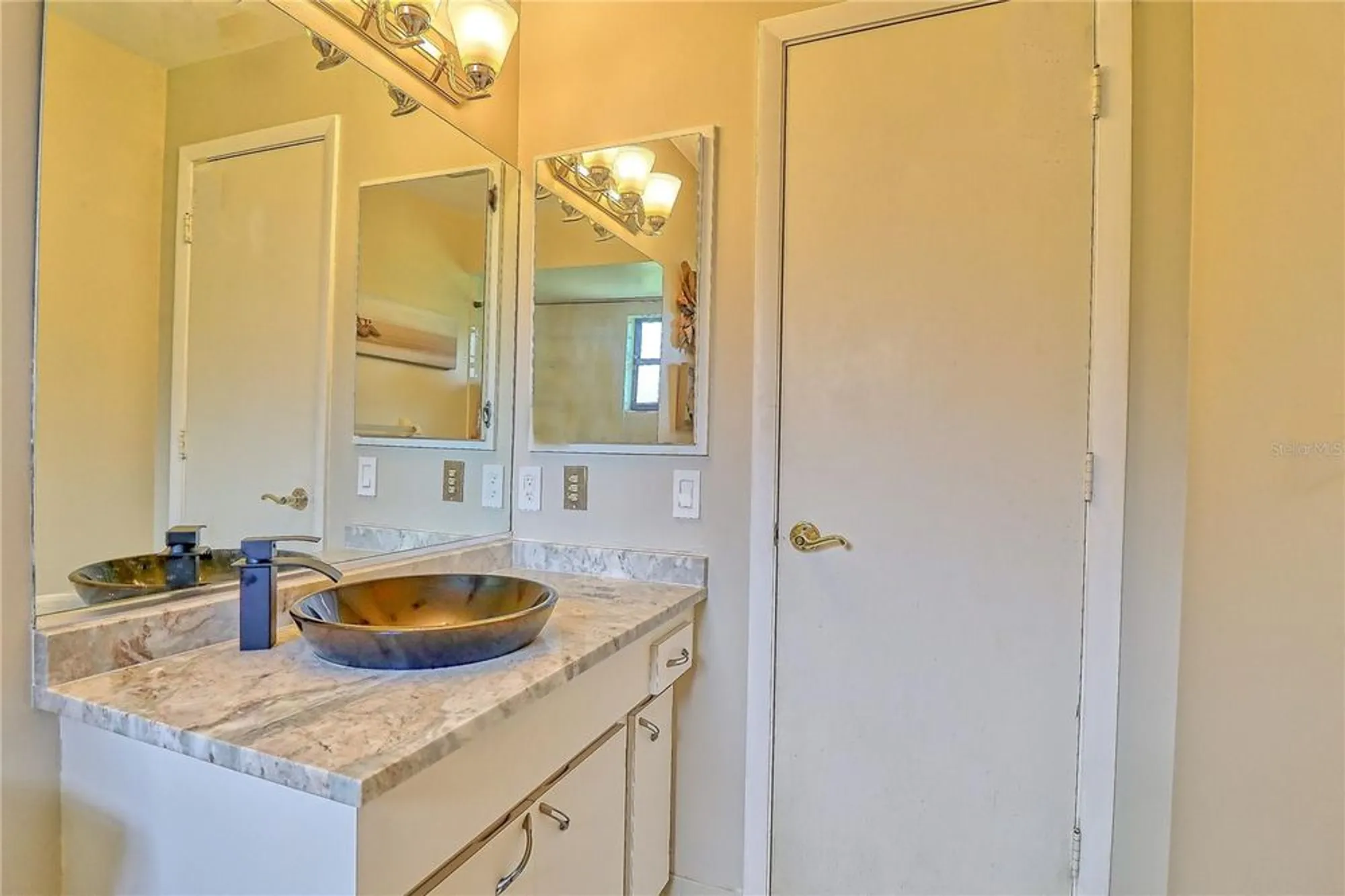 Property Slideshow image 42 of 77 | 7149 fairway bend cir, Sarasota, FL, 34243