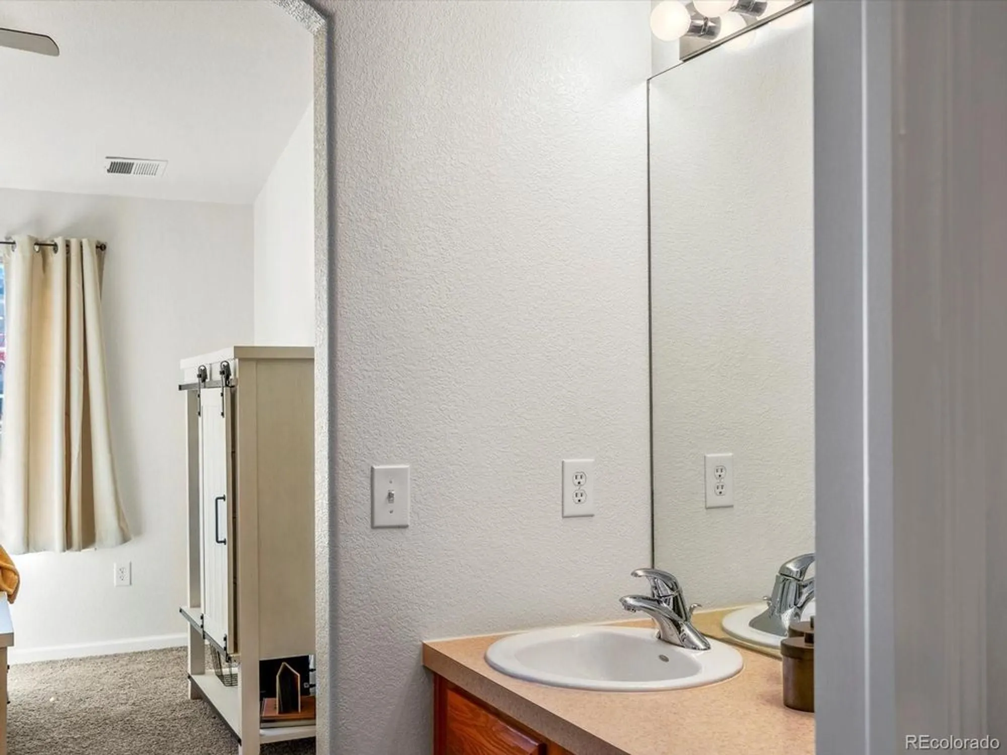 Property Slideshow image 25 of 32 | 4645 hahns peak dr unit 201, Loveland, CO, 80538