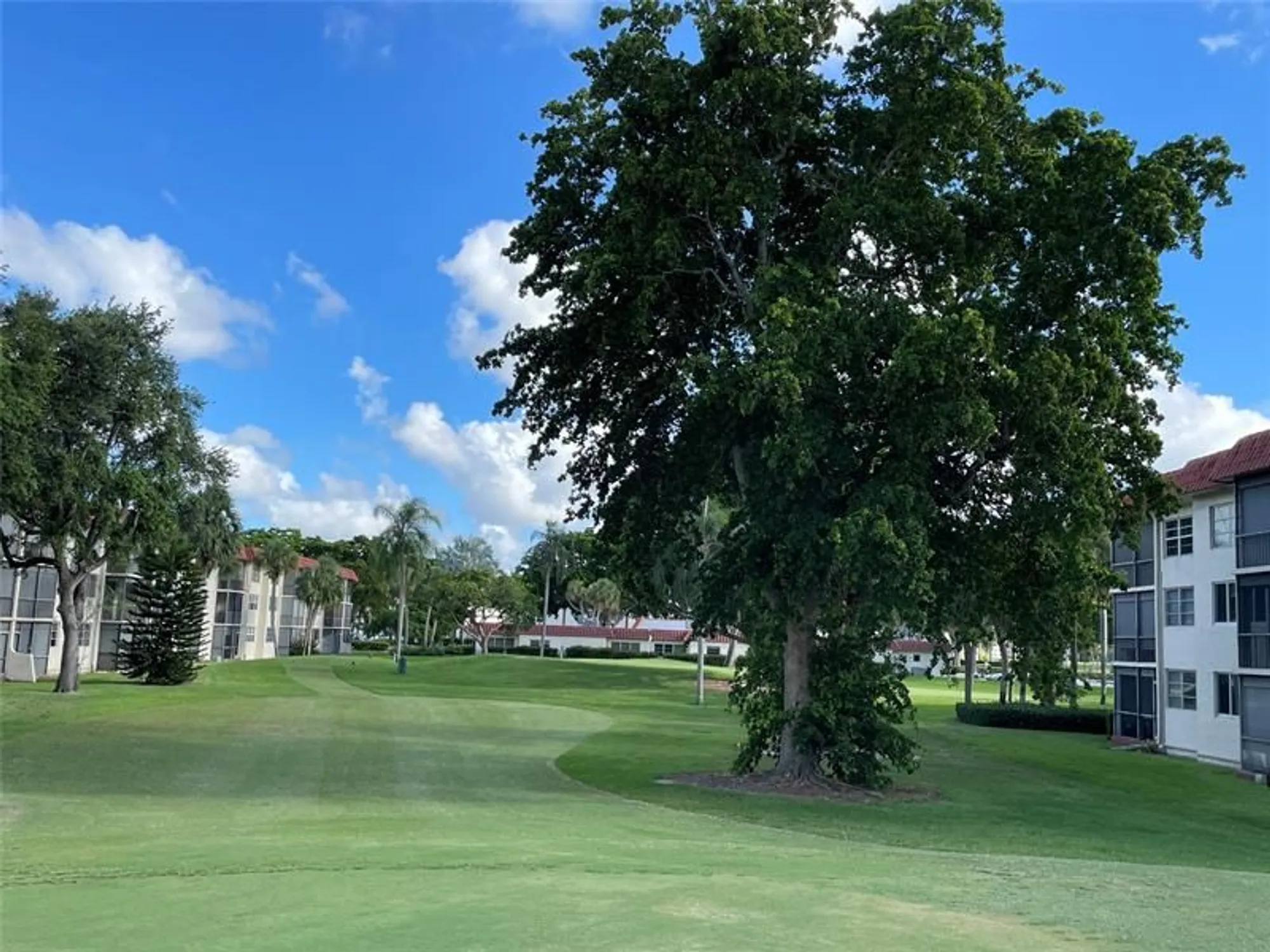 Property Slideshow image 21 of 53 | 8962 s hollybrook blvd 308, Pembroke Pines, FL, 33025