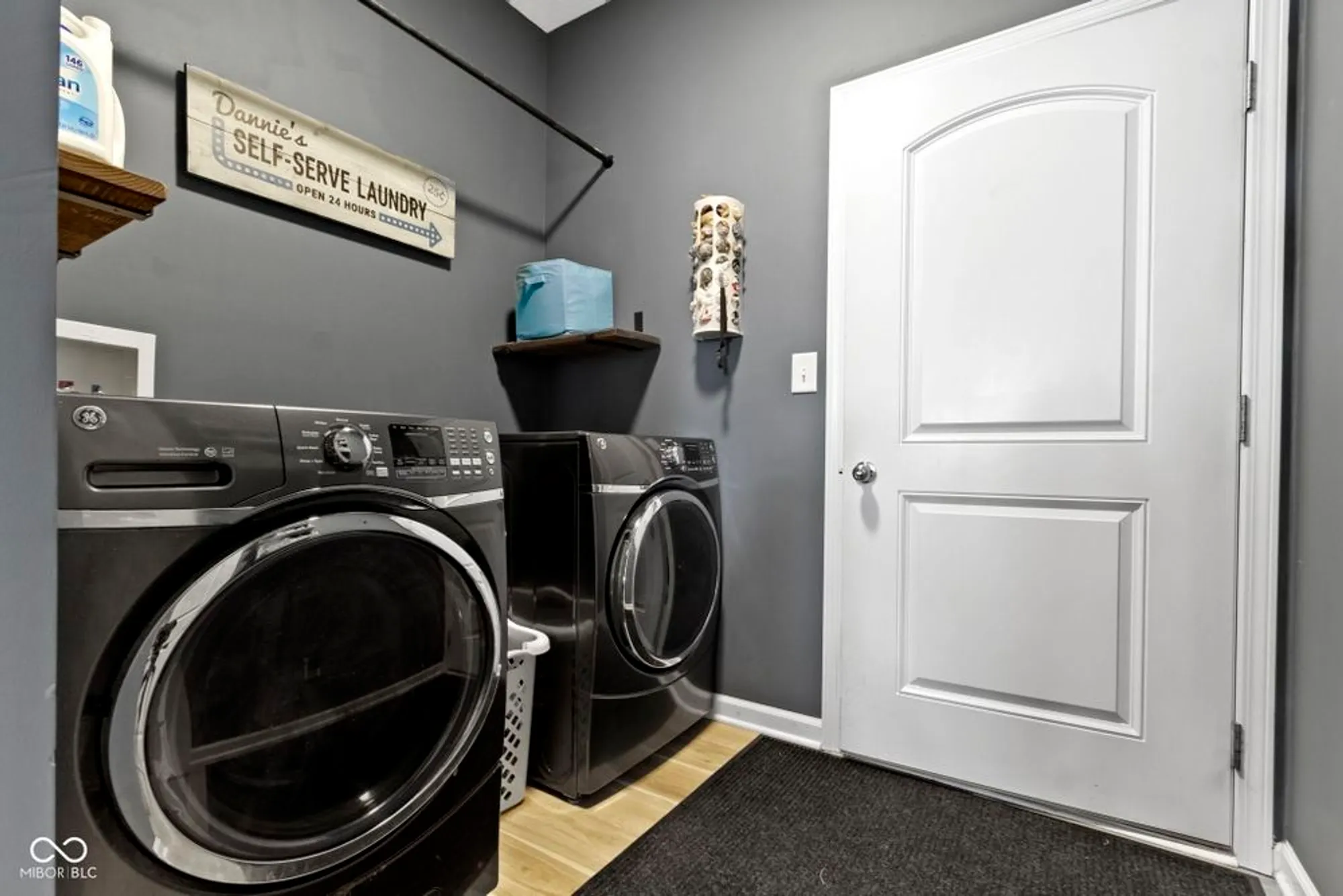 Property Slideshow image 33 of 63 | 9101 gordimer cir, Indianapolis, IN, 46239