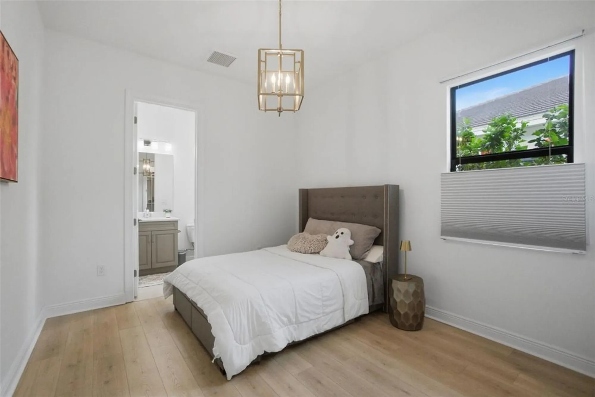 Property Slideshow image 33 of 71 | 5027 kiva cir, Bradenton, FL, 34211