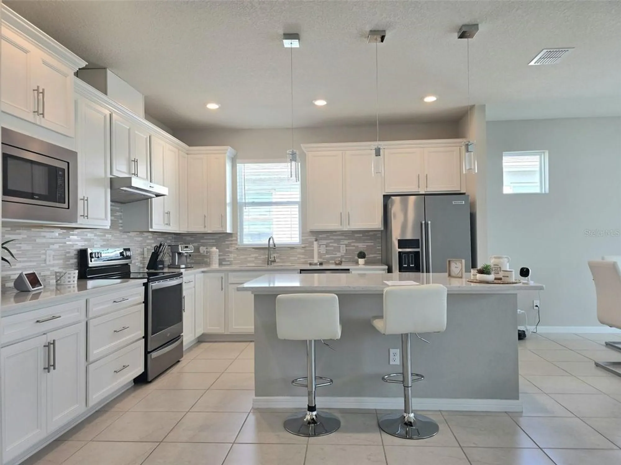 Property Slideshow image 8 of 42 | 1973 spring shower cir, Kissimmee, FL, 34744