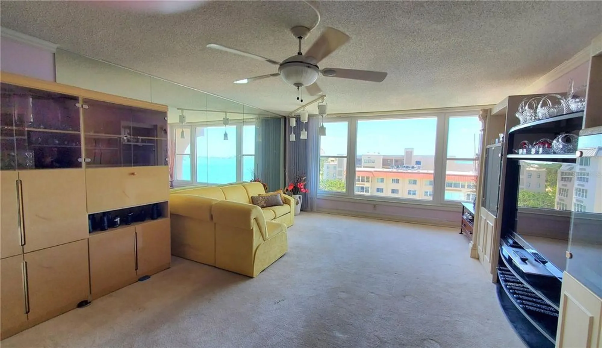 Property Slideshow image 5 of 24 | 632 edgewater dr 832, Dunedin, FL, 34698