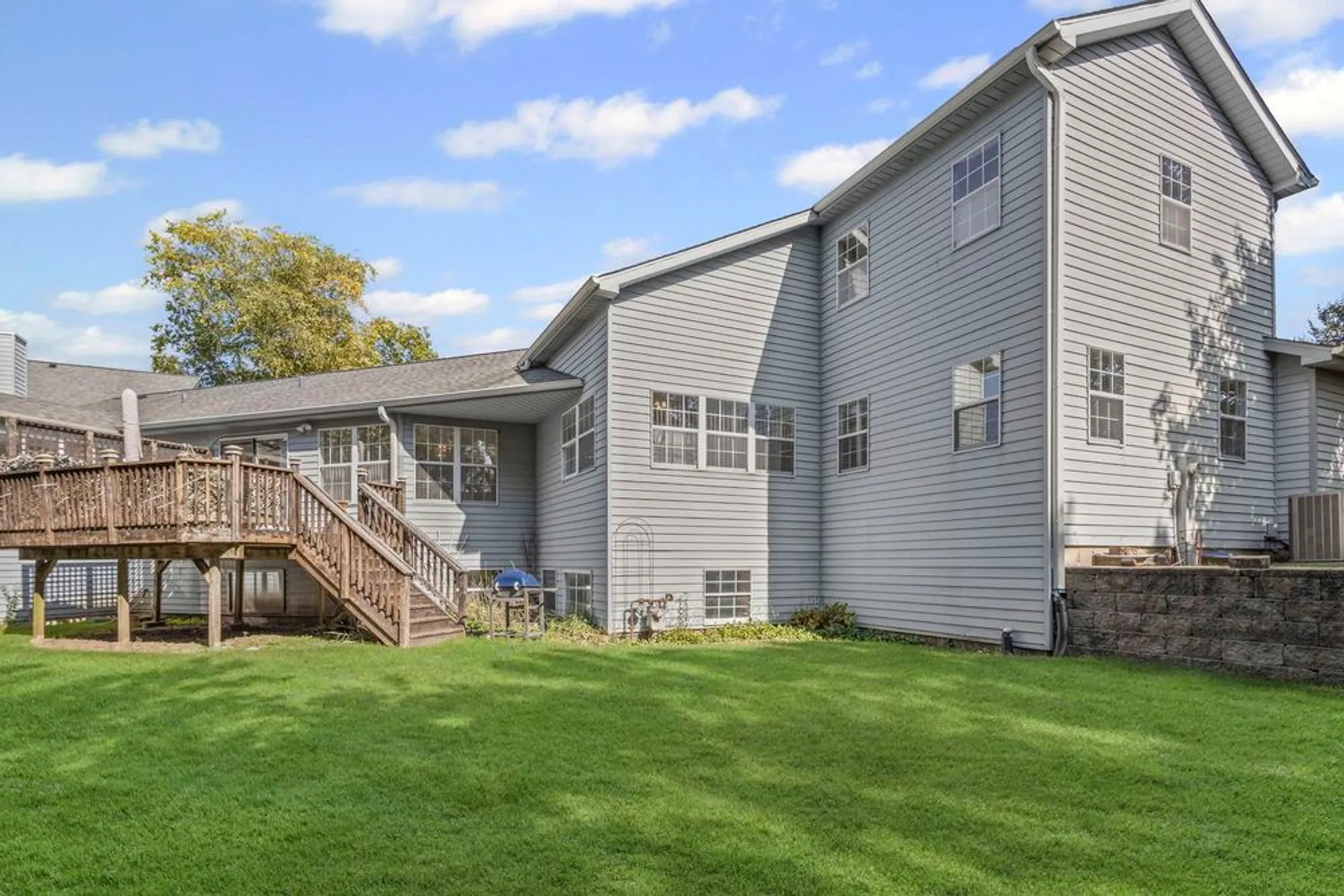 Property Slideshow image 25 of 29 | 21220 silktree cir, Plainfield, IL, 60544