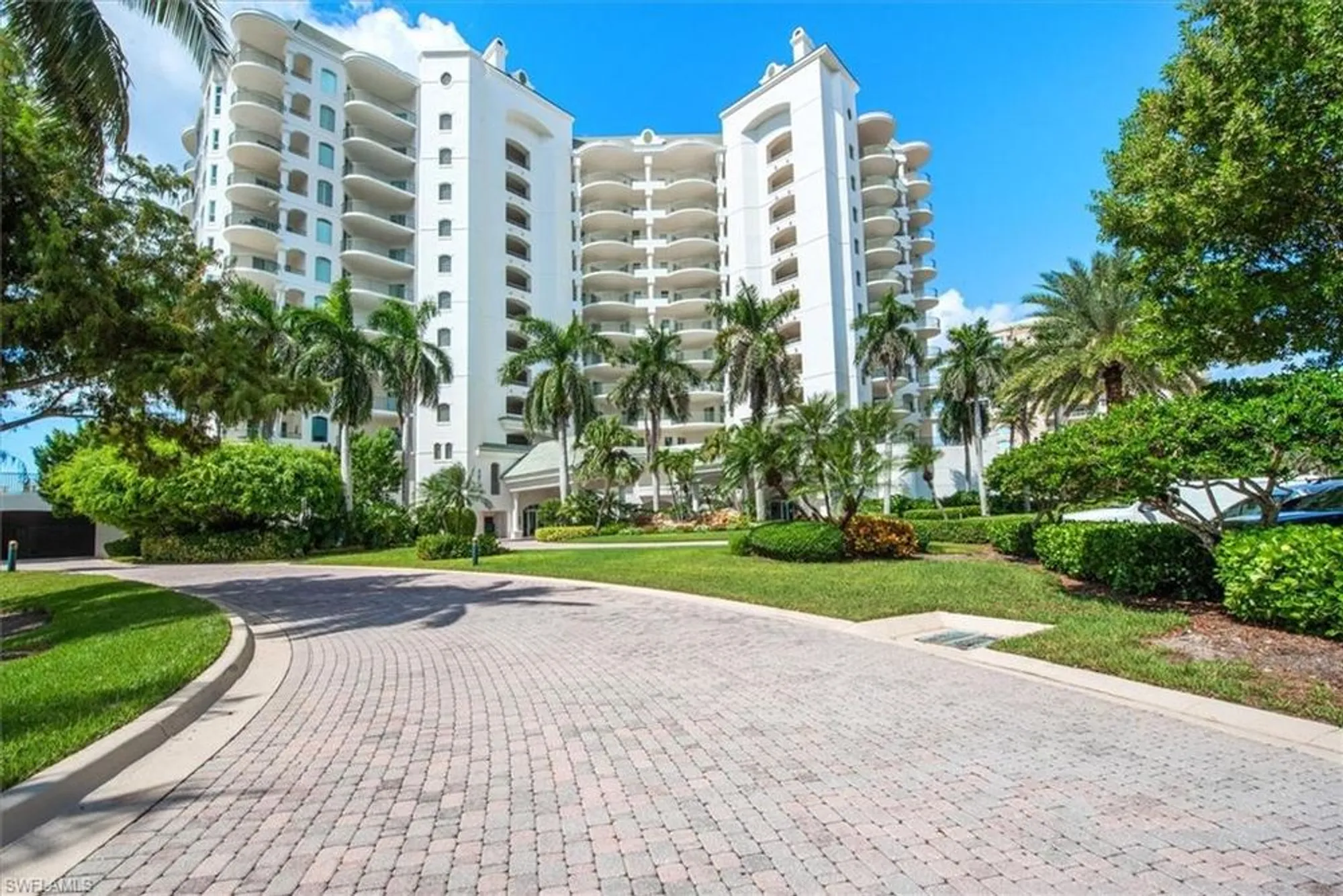 Property Slideshow image 4 of 44 | 4801 island pond ct 405, Bonita Springs, FL, 34134