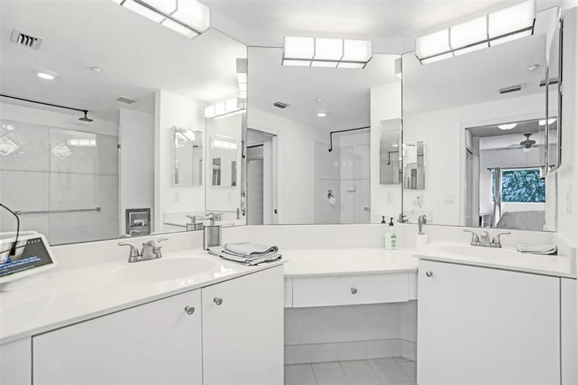 Property Slideshow image 23 of 43 | 7623 southampton ter apt 302, Tamarac, FL, 33321