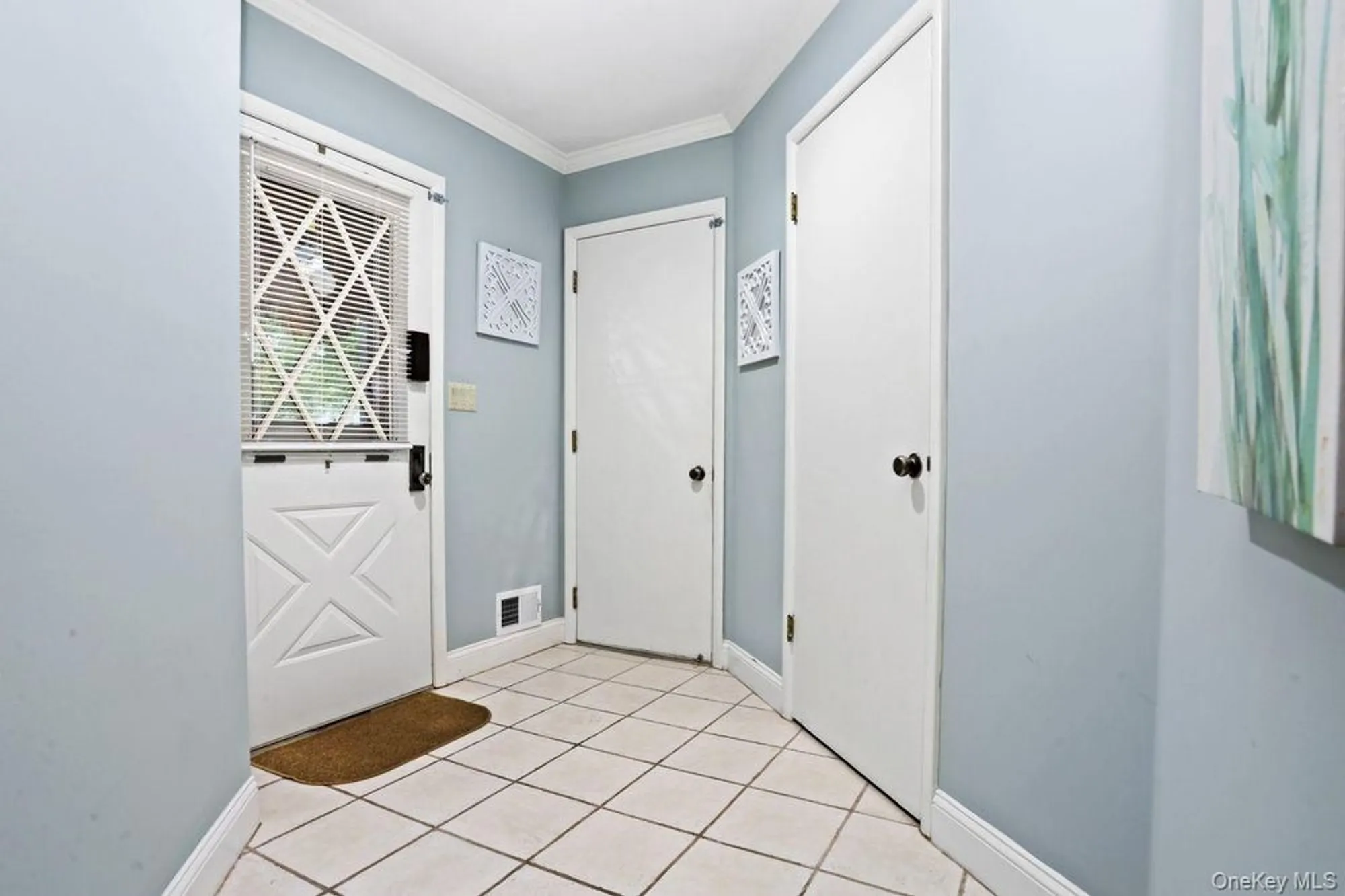 Property Slideshow image 3 of 35 | 141 flintlock way b, Yorktown Heights, NY, 10598