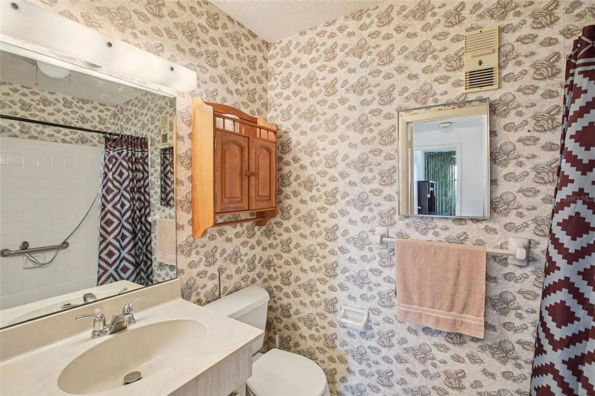 Property Slideshow image 12 of 26 | 5980 80th st n unit 405, St Petersburg, FL, 33709