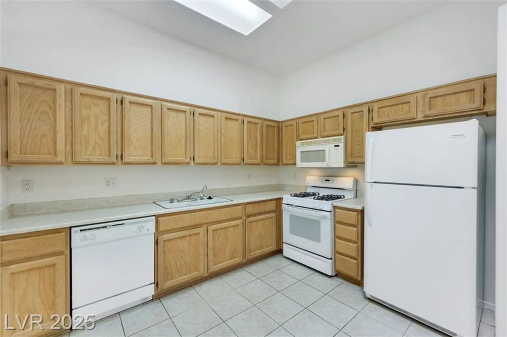 Property Slideshow image 19 of 31 | 498 elm crest pl, Henderson, NV, 89012