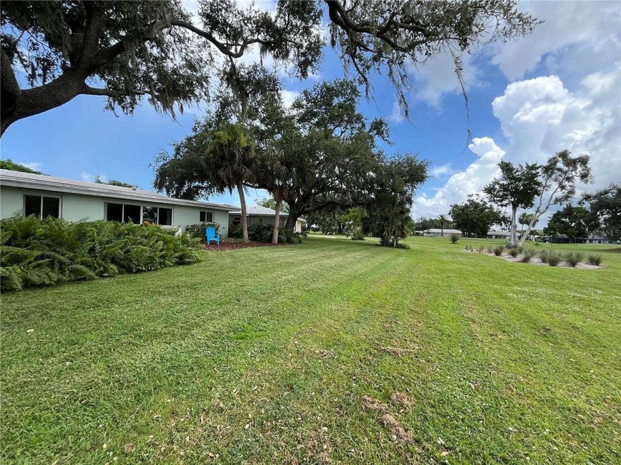 Property Slideshow image 43 of 52 | 3337 spring mill cir, Sarasota, FL, 34239