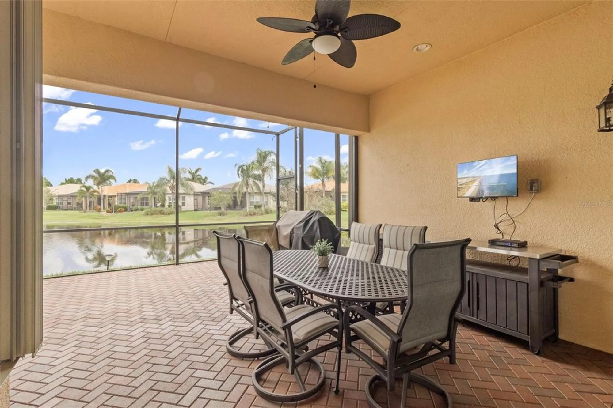 Property Slideshow image 37 of 49 | 16133 coquina bay ln, Wimauma, FL, 33598