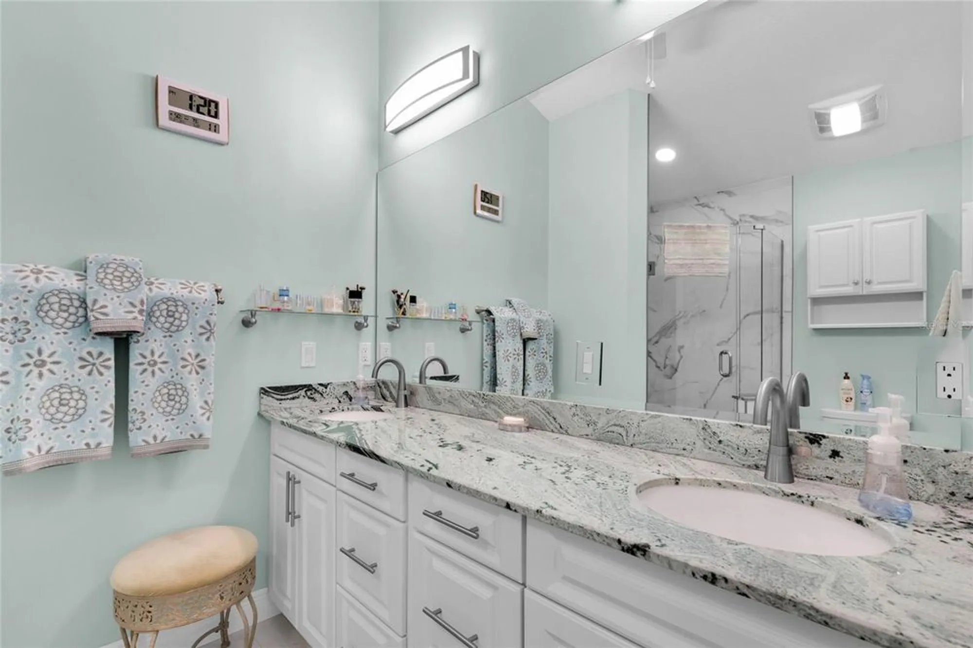 Property Slideshow image 17 of 45 | 916 medira dr, Lady Lake, FL, 32159