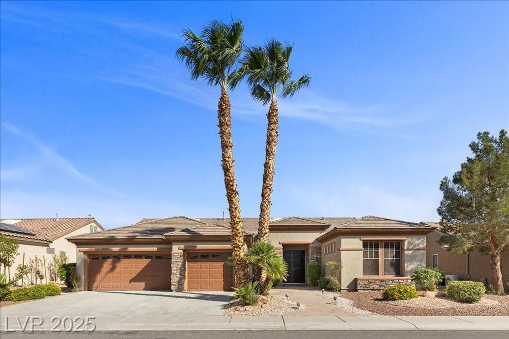Property Slideshow image 2 of 45 | 2725 olivia heights ave, Henderson, NV, 89052