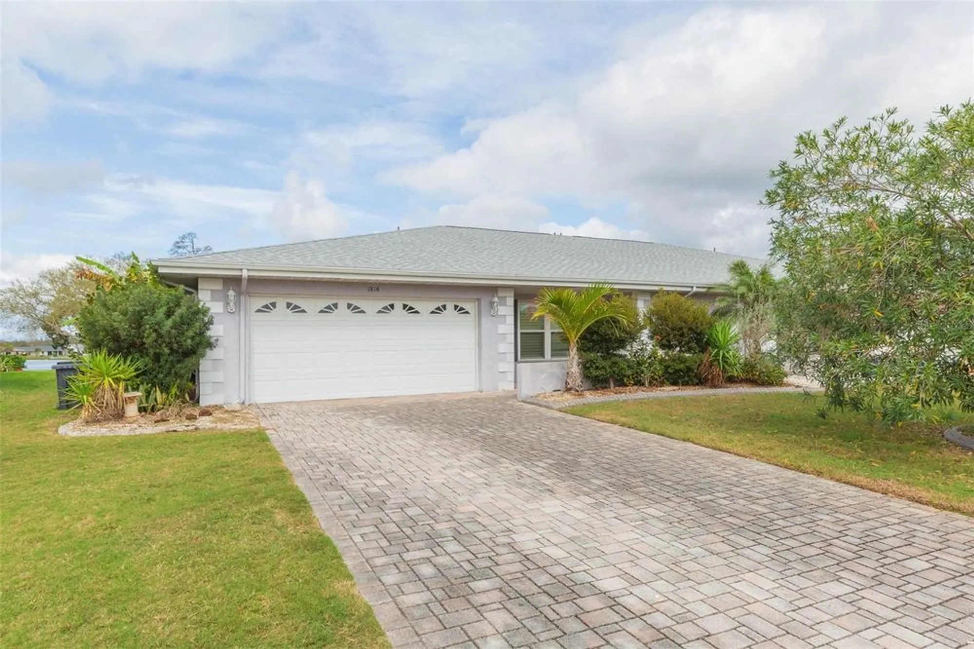 Property Slideshow image 2 of 42 | 1816 n pebble beach blvd, Sun City Center, FL, 33573