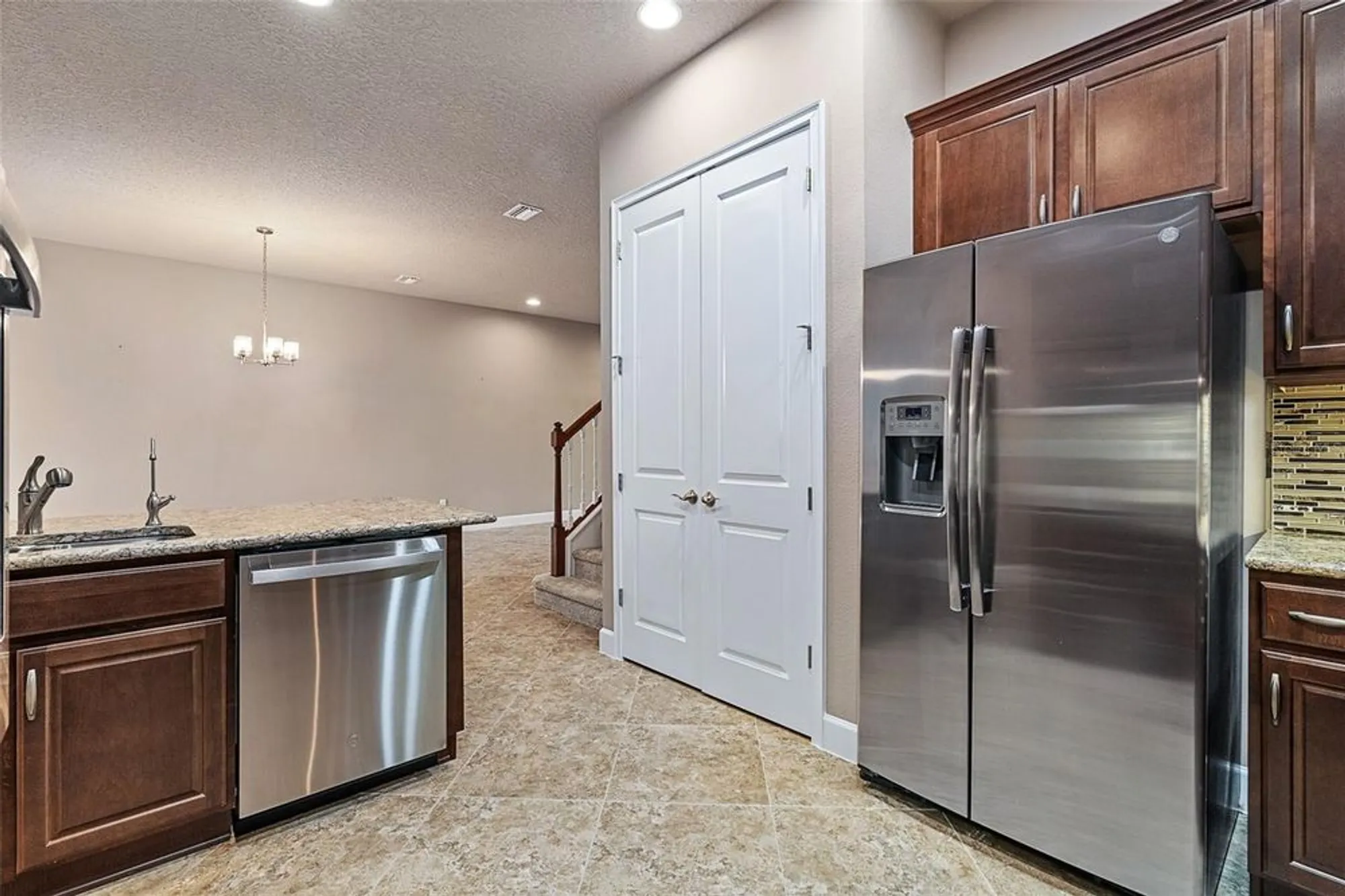 Property Slideshow image 18 of 62 | 829 pinewood dr, Ormond Beach, FL, 32174