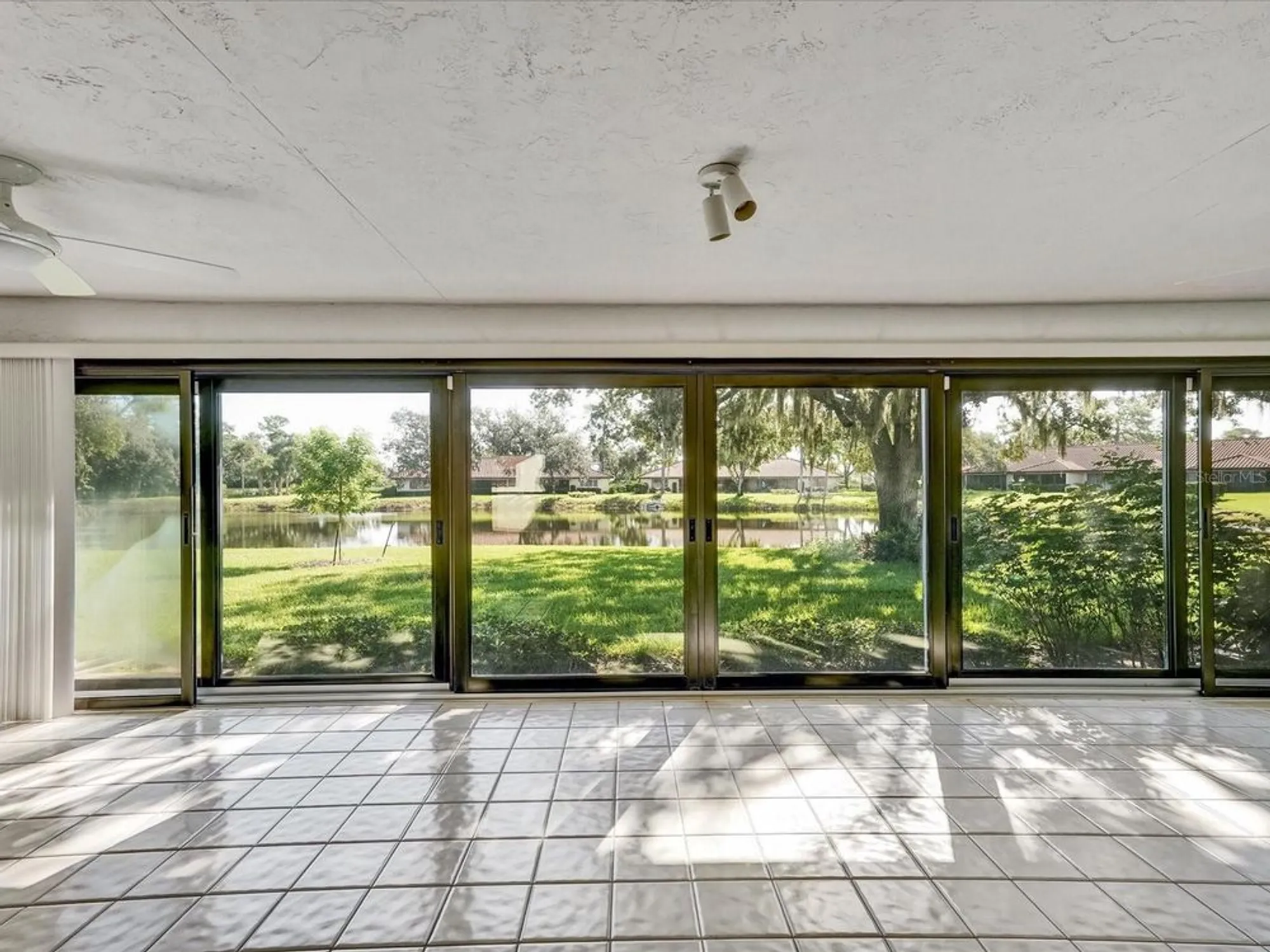 Property Slideshow image 16 of 19 | 7261 golf pointe way way, Sarasota, FL, 34243