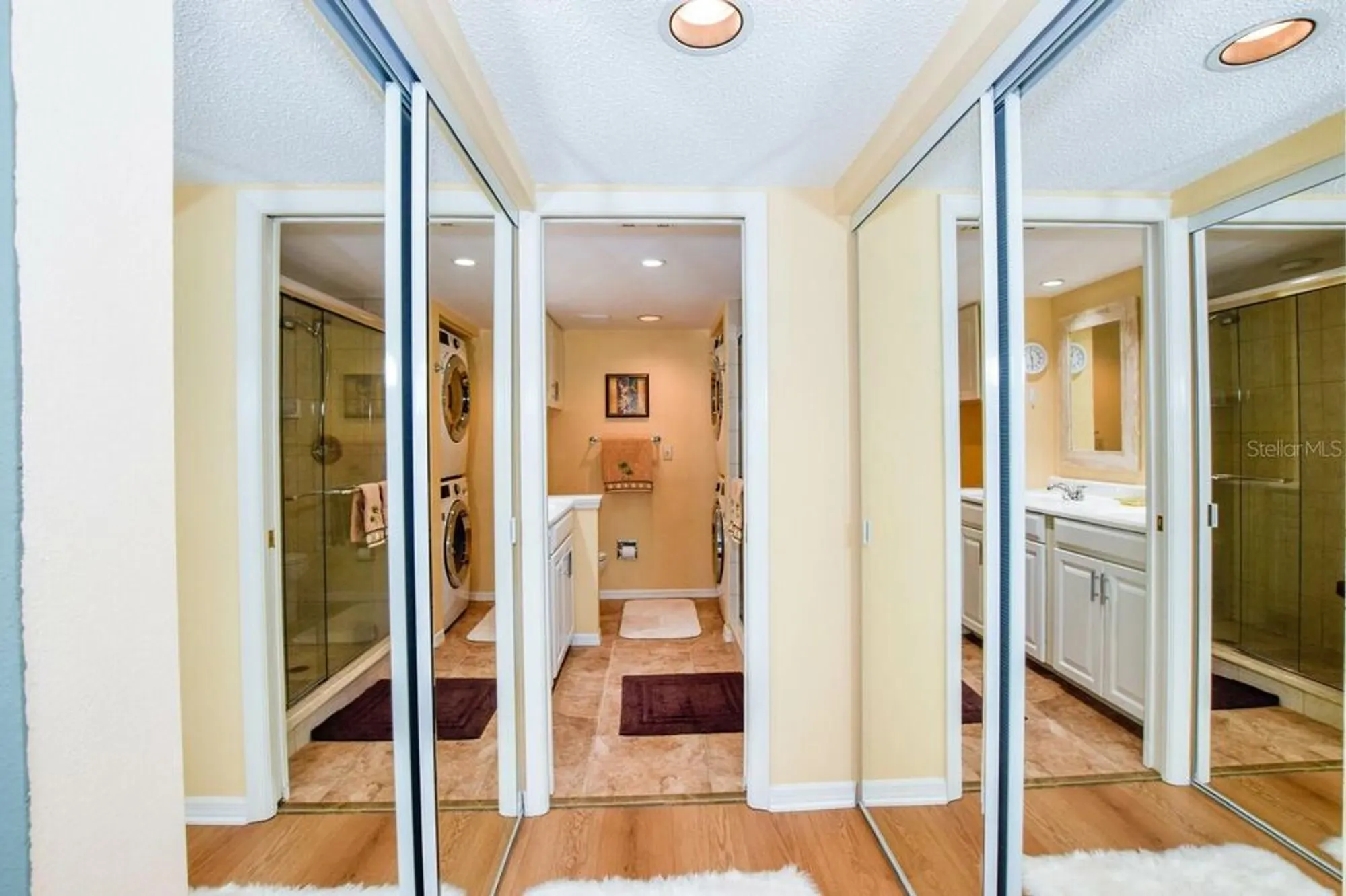 Property Slideshow image 17 of 44 | 433 cerromar ln 438, Venice, FL, 34293