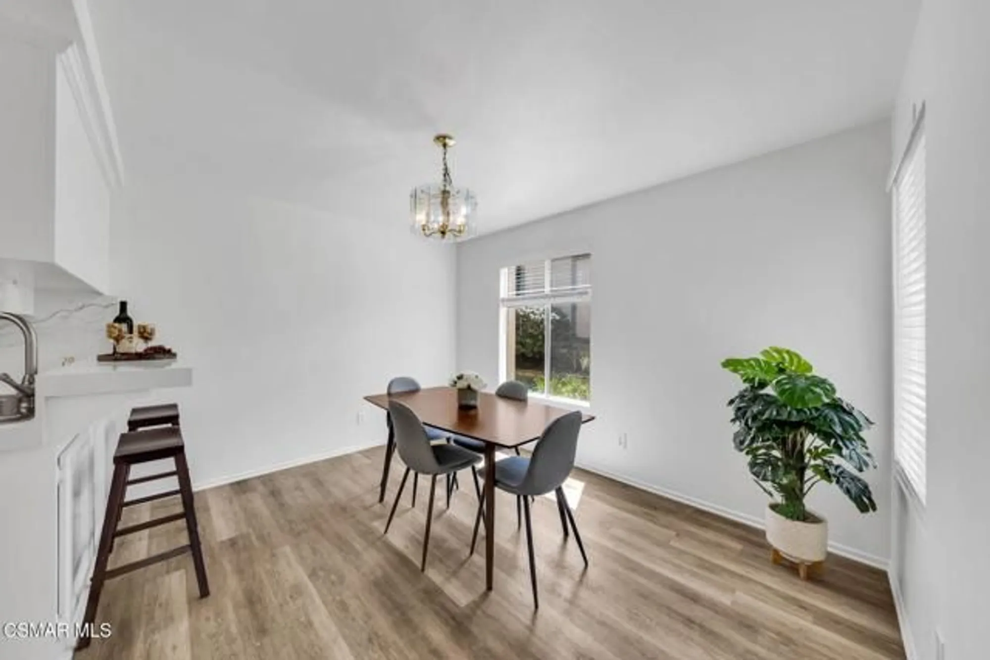 Property Slideshow image 10 of 52 | 224 oakleaf dr apt 102, Thousand Oaks, CA, 91360