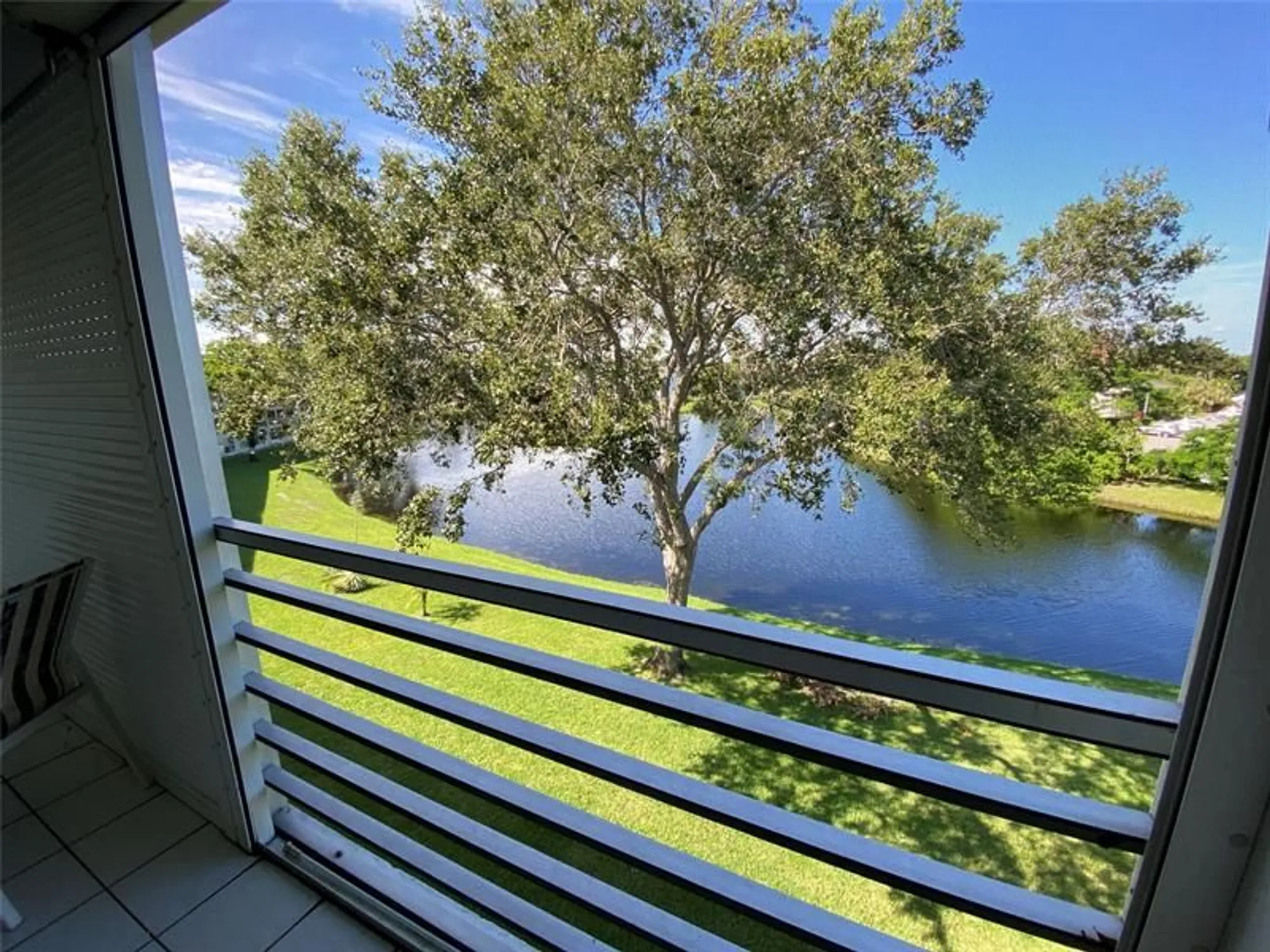 Property Slideshow image 1 of 38 | 4003 islewood d # 4, Deerfield Beach, FL, 33442