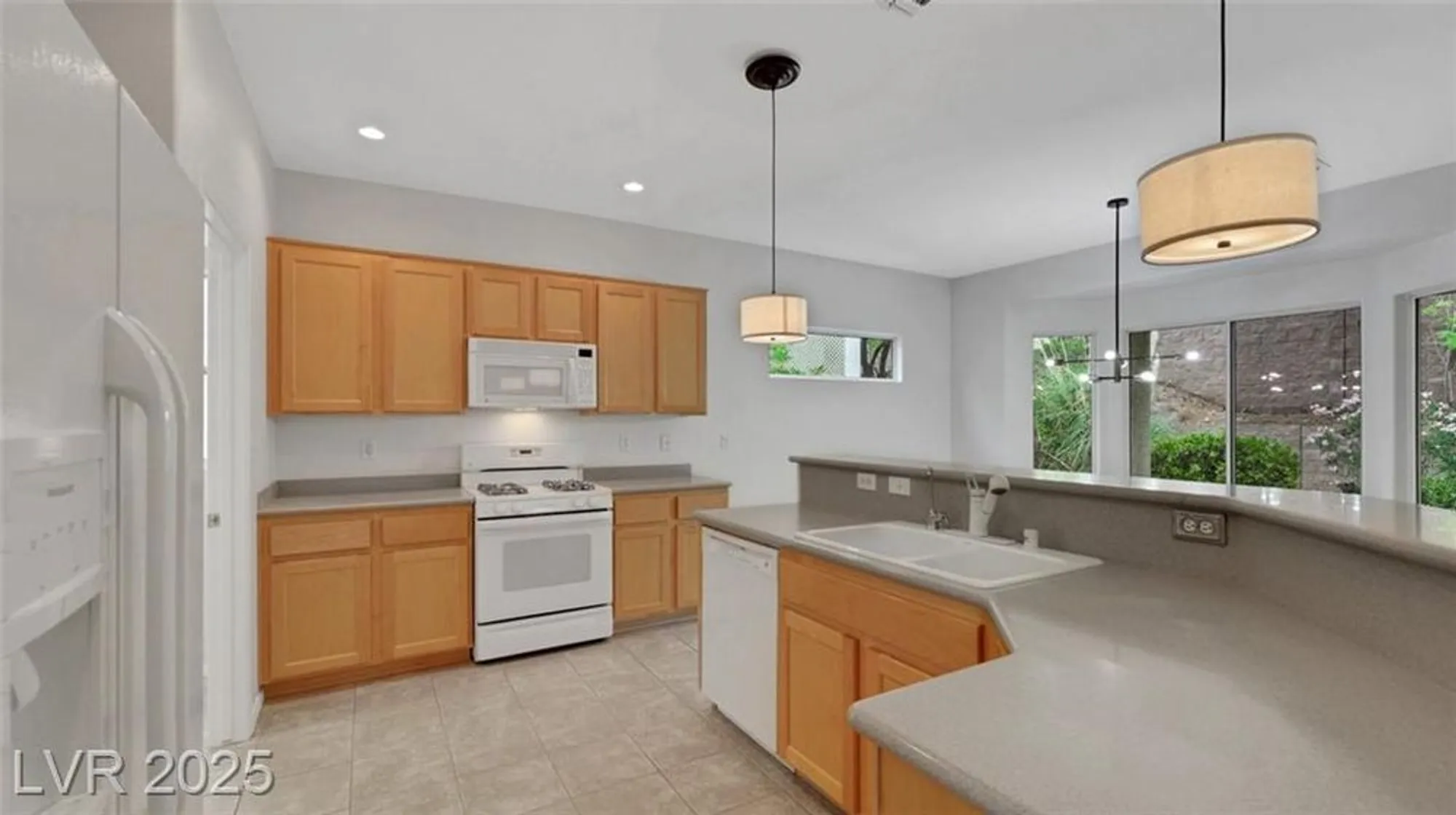 Property Slideshow image 20 of 36 | 2350 little bighorn dr, Henderson, NV, 89052