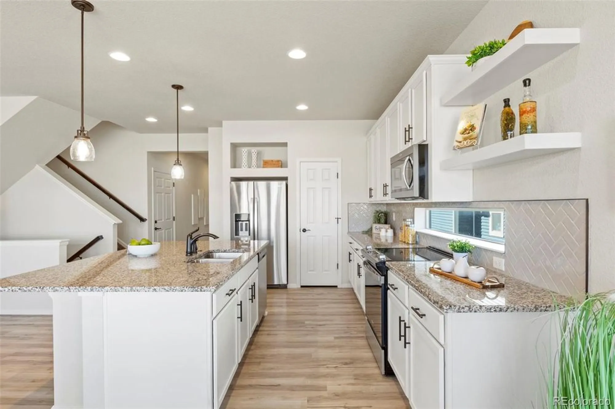 Property Slideshow image 7 of 50 | 6407 armdale hts, Colorado Springs, CO, 80927